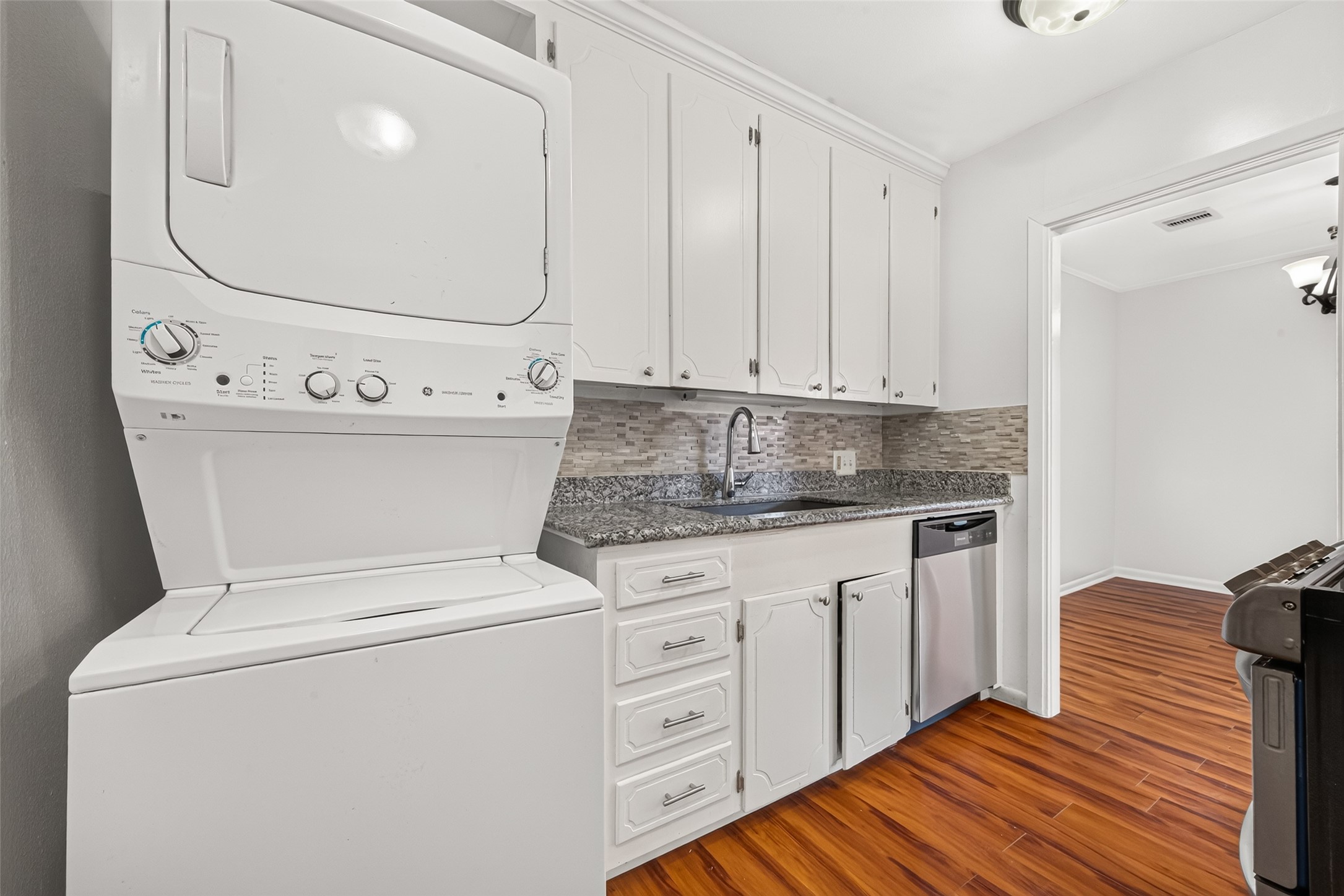2824 Briarhurst Drive, #27, Houston, TX 77057