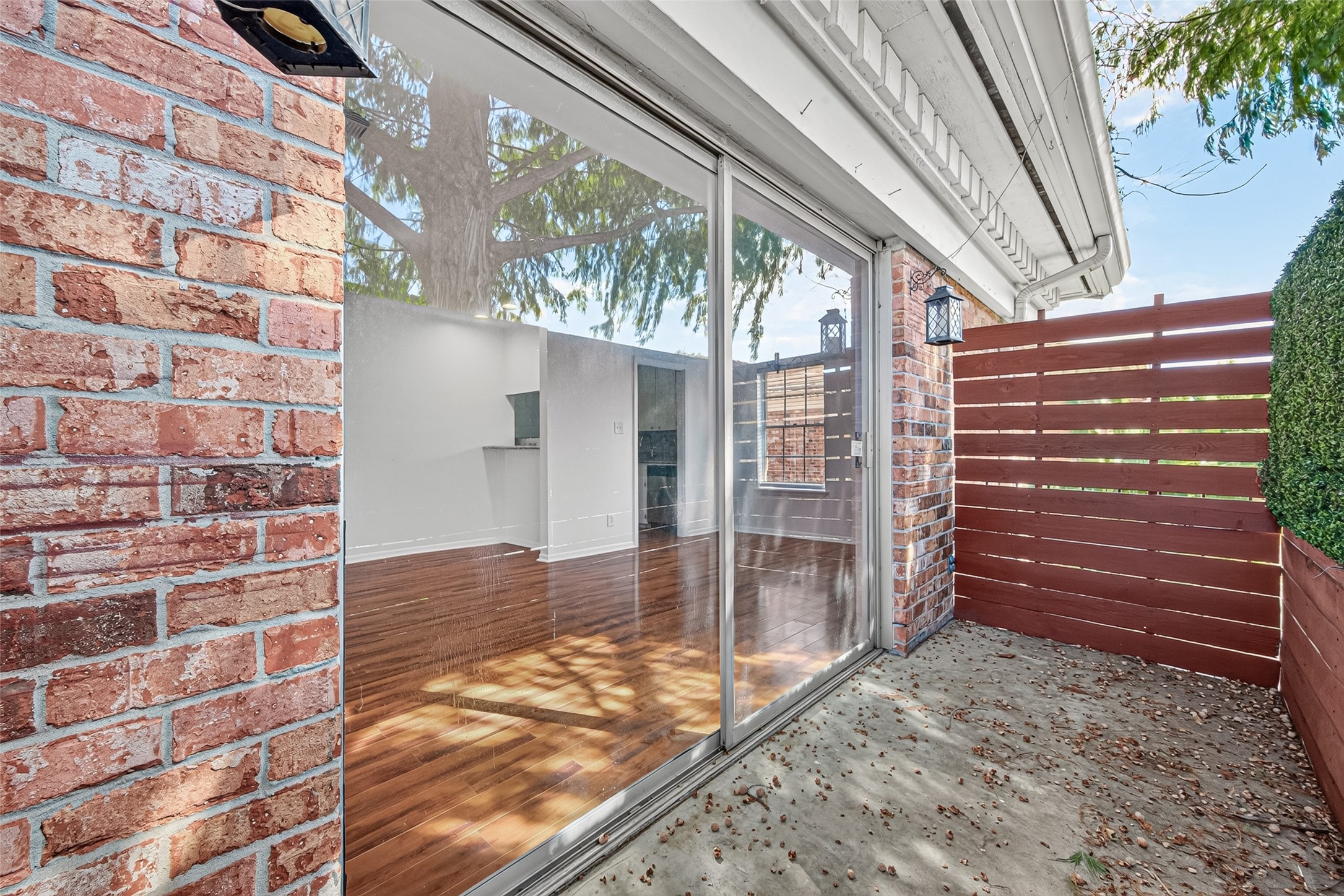 2824 Briarhurst Drive, #27, Houston, TX 77057