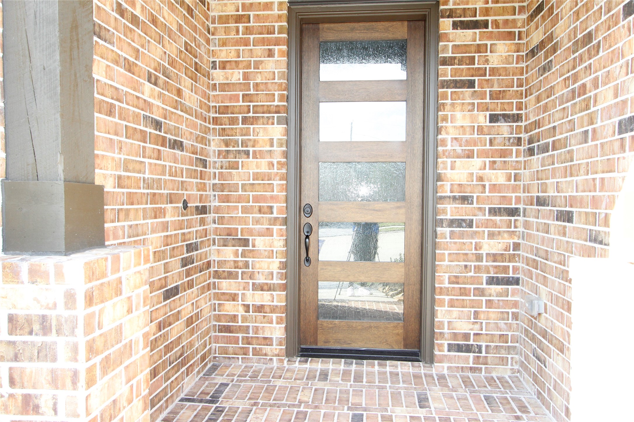 Entrance door Entrance door