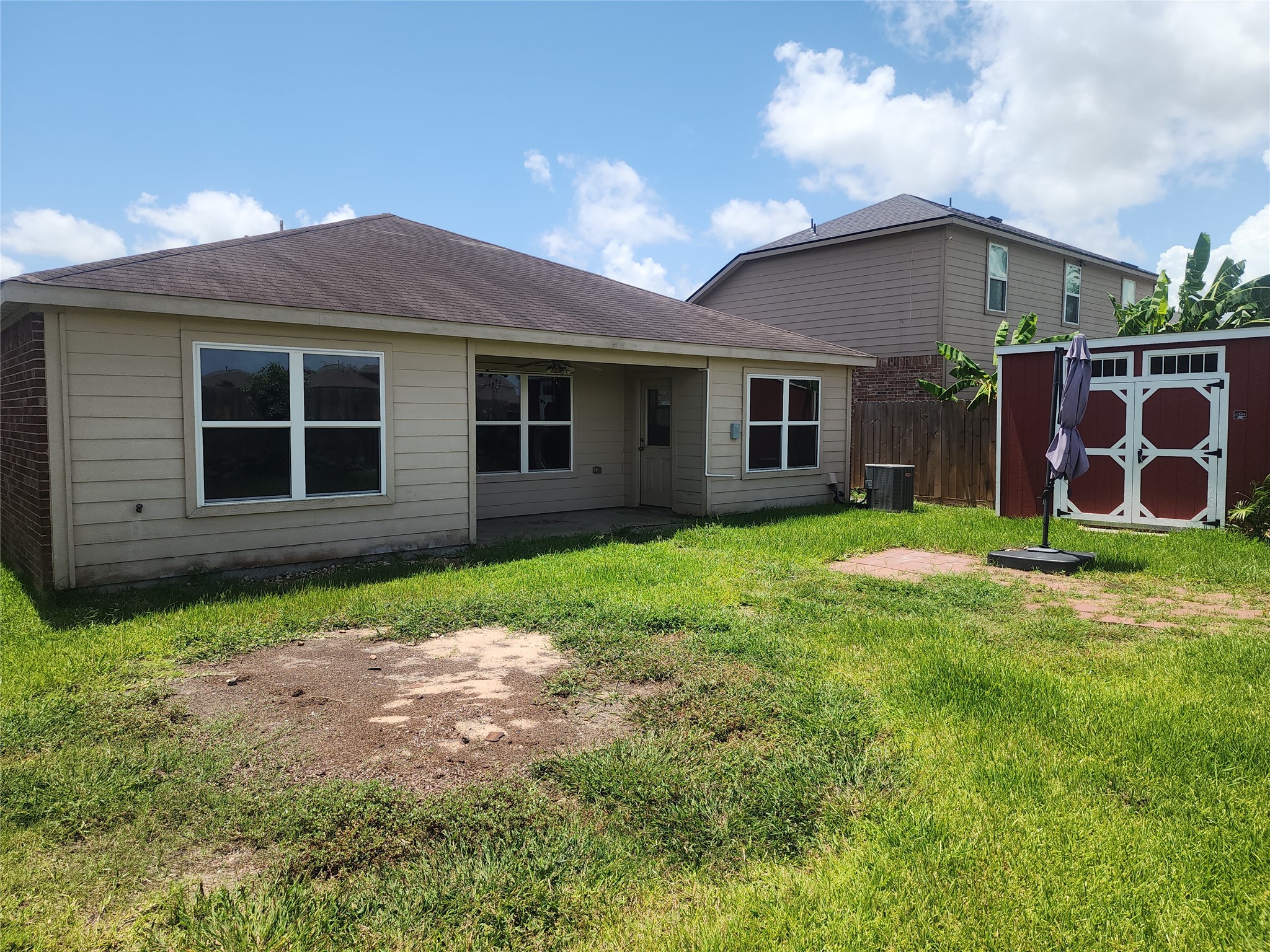 338 Apache Field Lane, La Marque, TX 77568