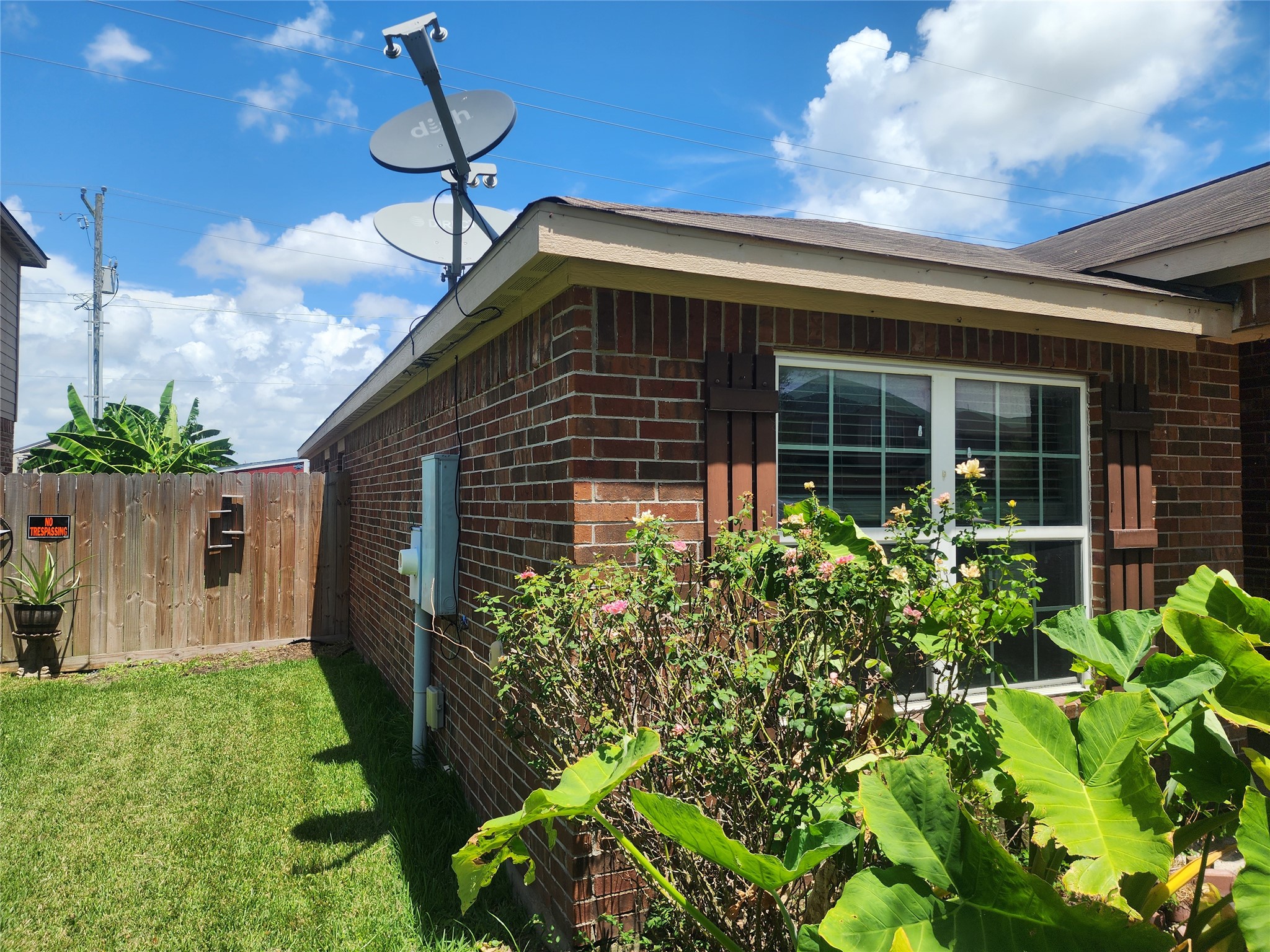 338 Apache Field Lane, La Marque, TX 77568