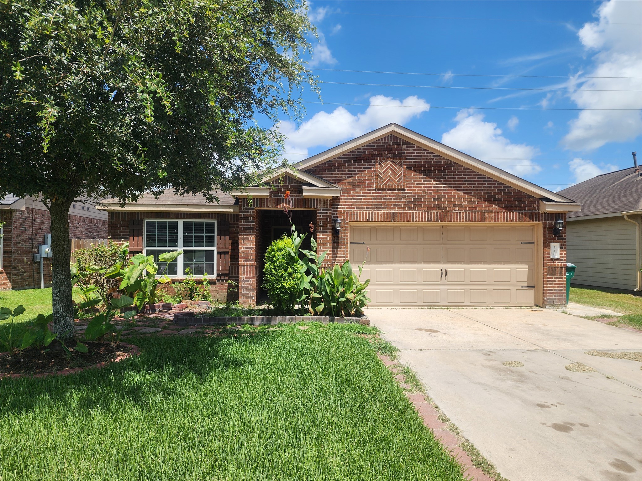 338 Apache Field Lane, La Marque, TX 77568