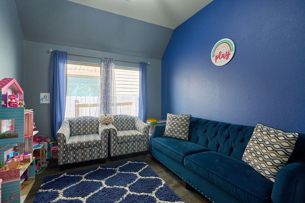 Versatile Bonus Room with Endless Possibilities!