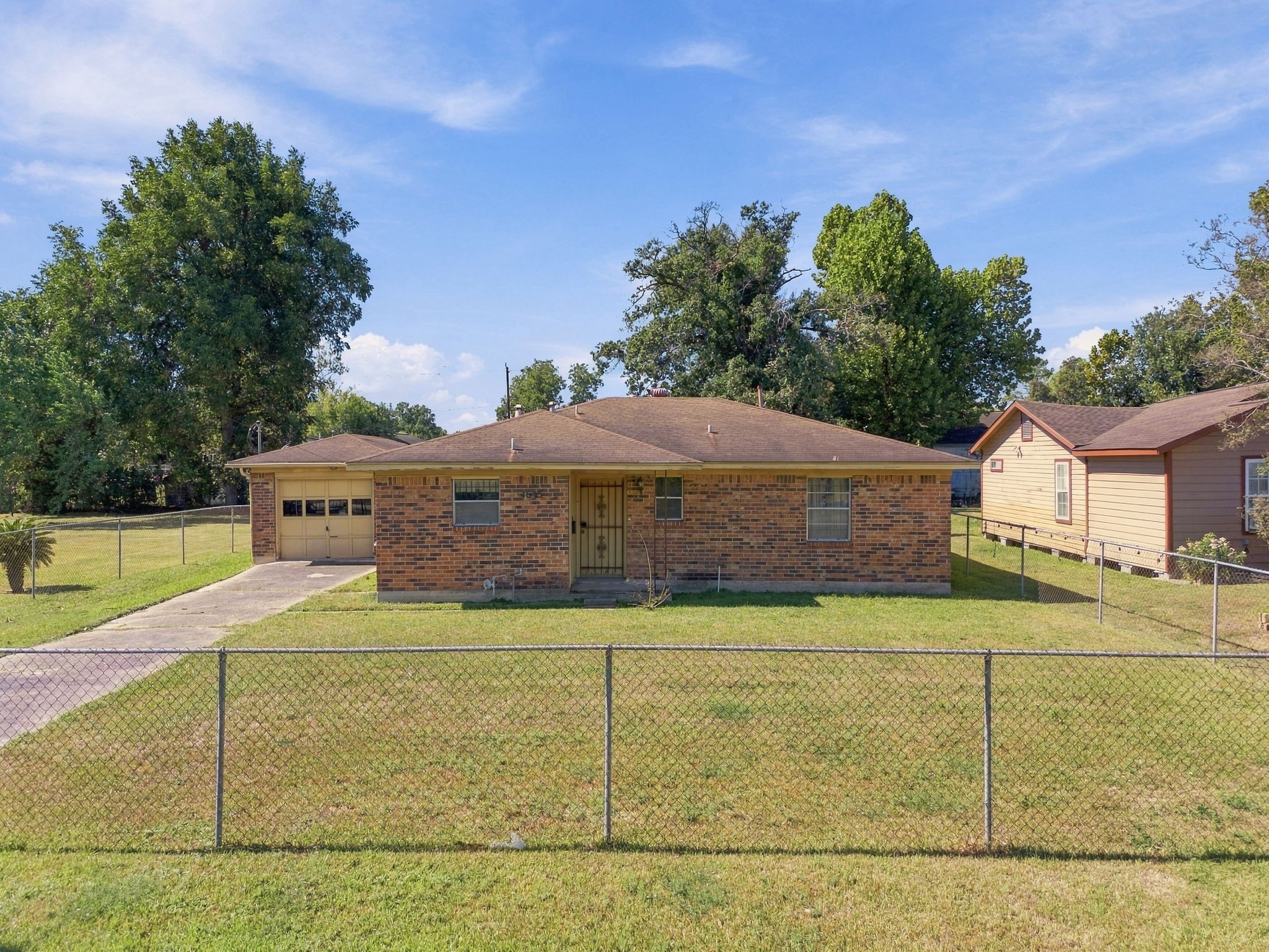 4625 Los Angeles Street, Houston, TX 77026
