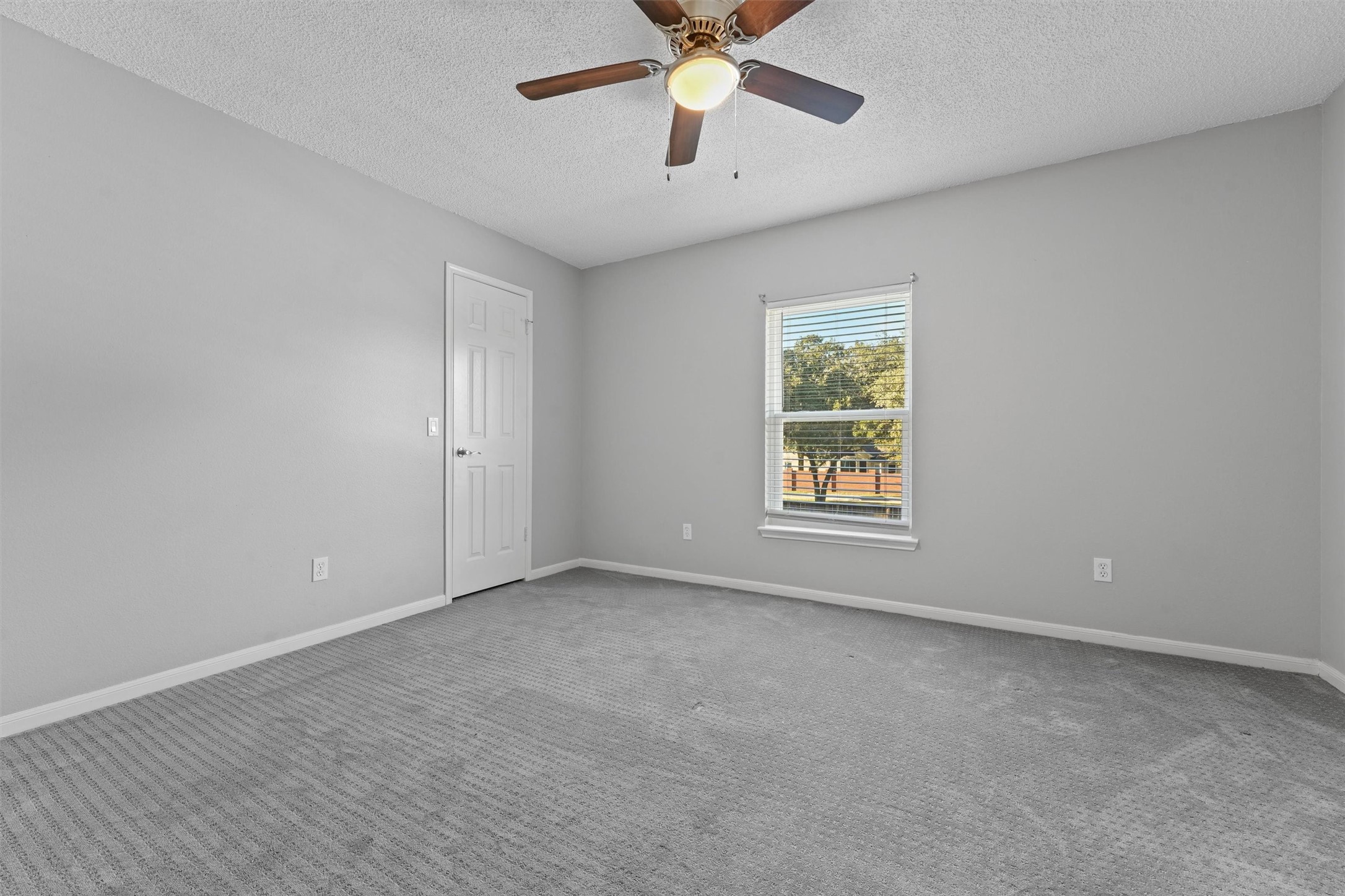 a bright and inviting space perfect for relaxation and comfort a bright and inviting space perfect for relaxation and comfort