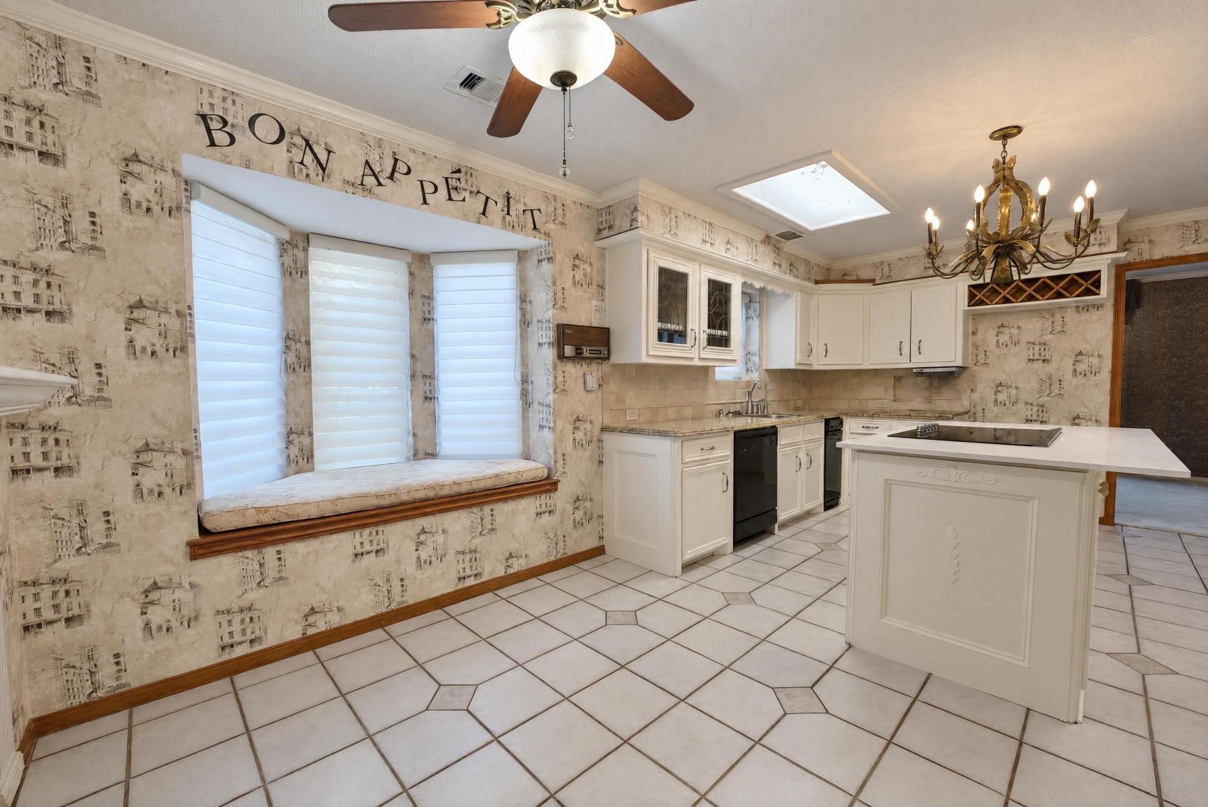 Another angle of the breakfast room with the bay window