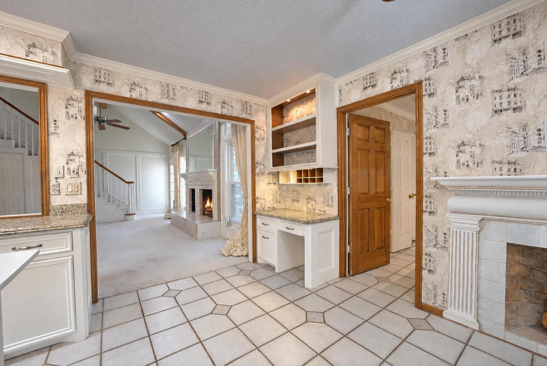 Another angle of the breakfast room with the built-in desk