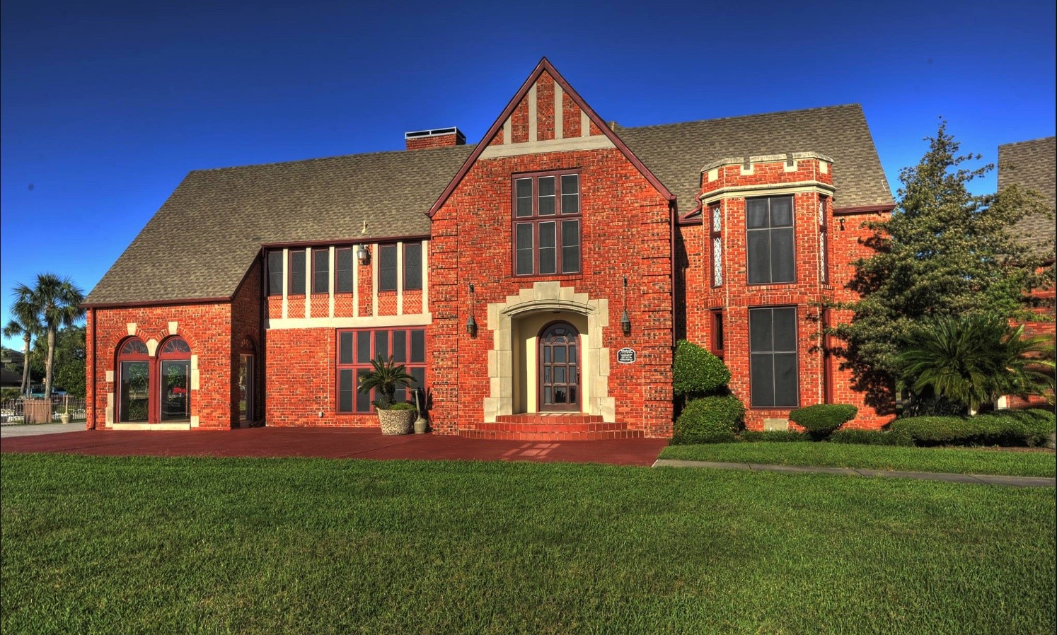 Owners can host a private event at the Windermere Mansion.