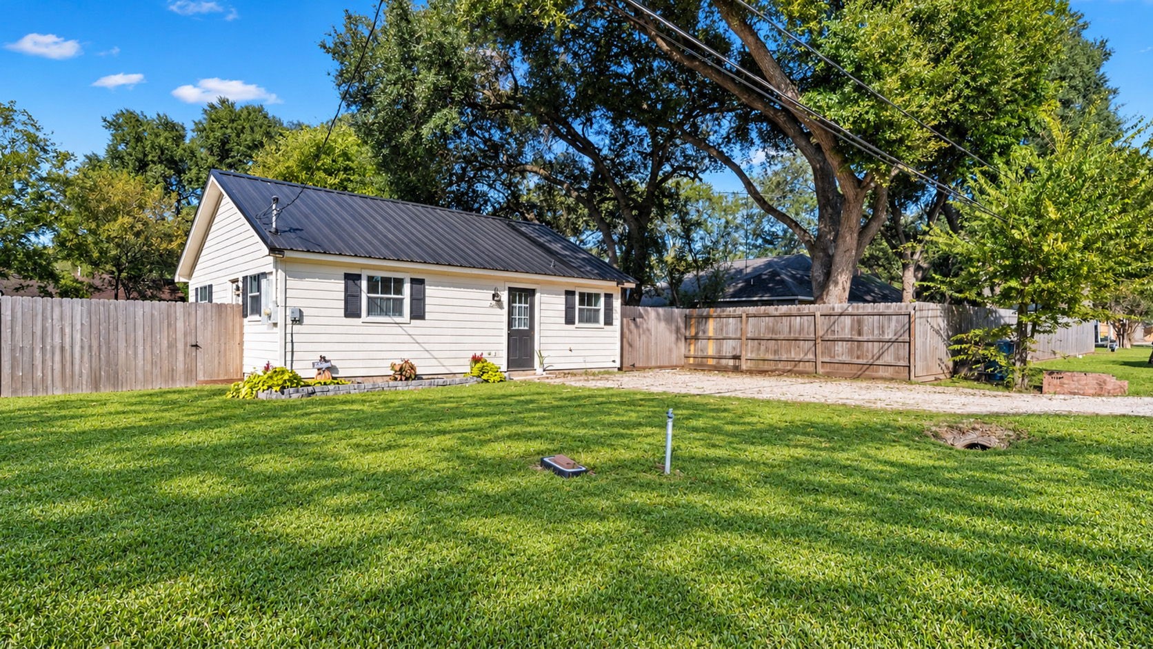 2610 Daugherty Street, Waller, TX 77484