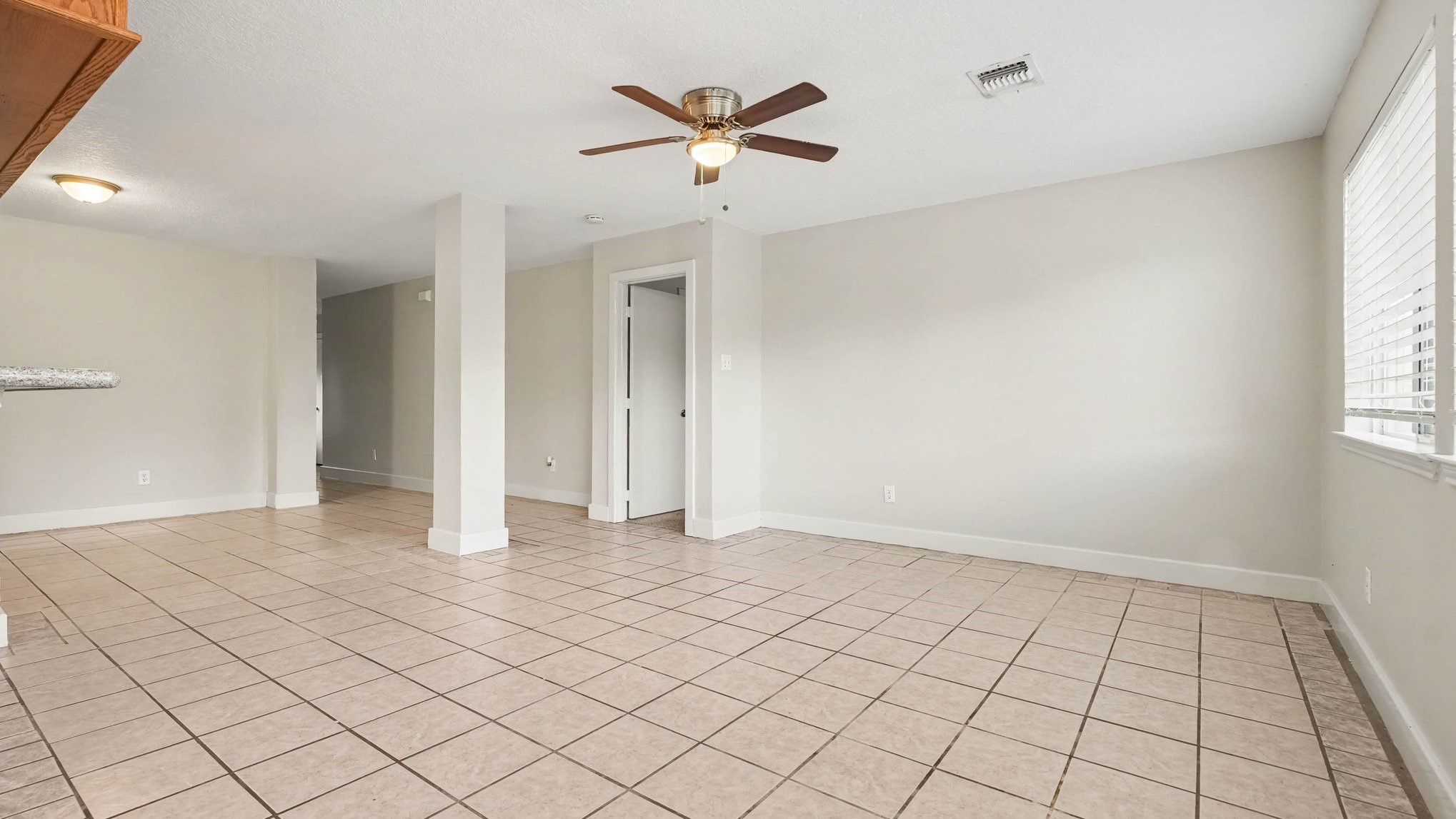 260 Rolling Brook Drive, Dickinson, TX 77539