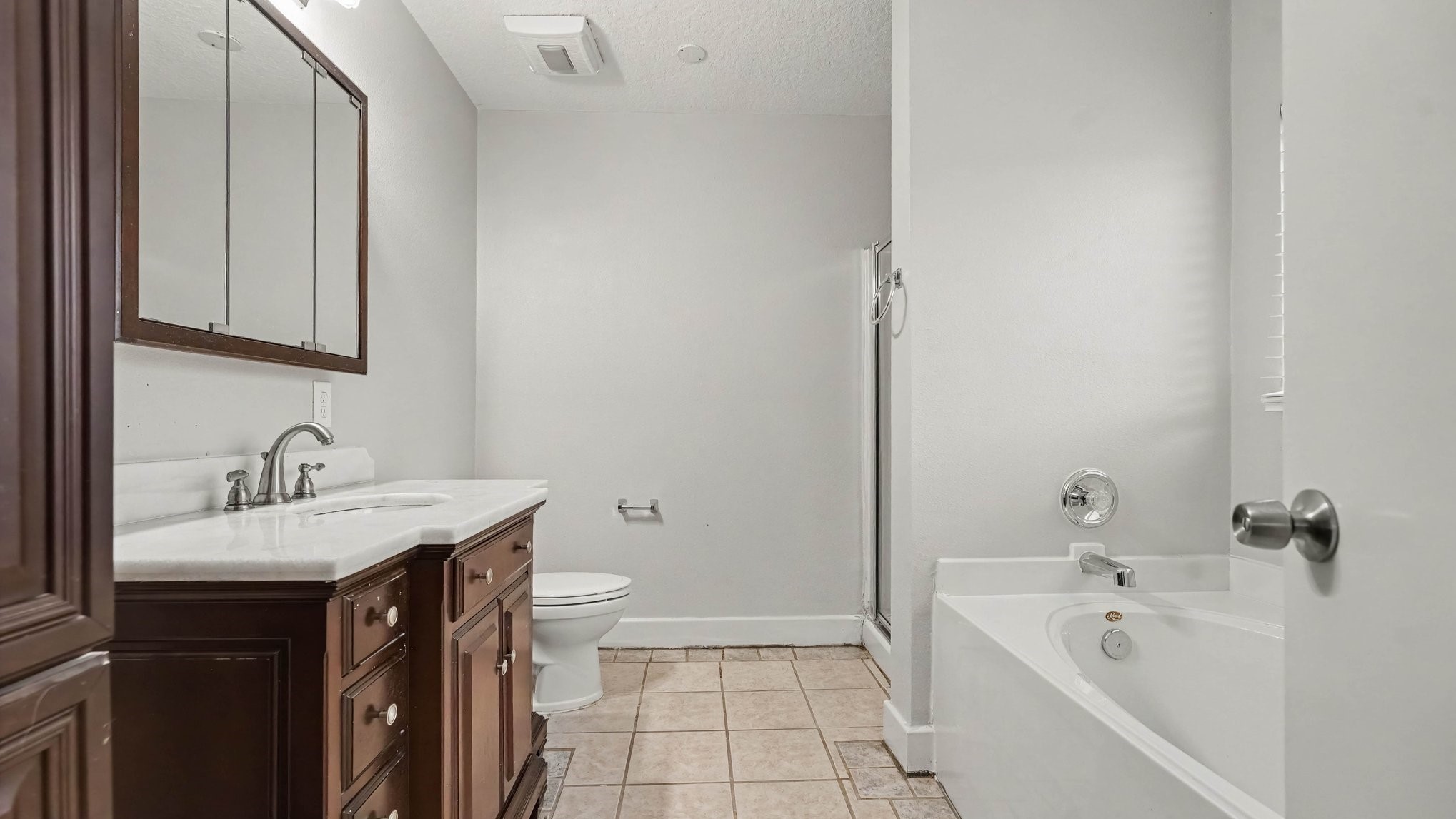 260 Rolling Brook Drive, Dickinson, TX 77539