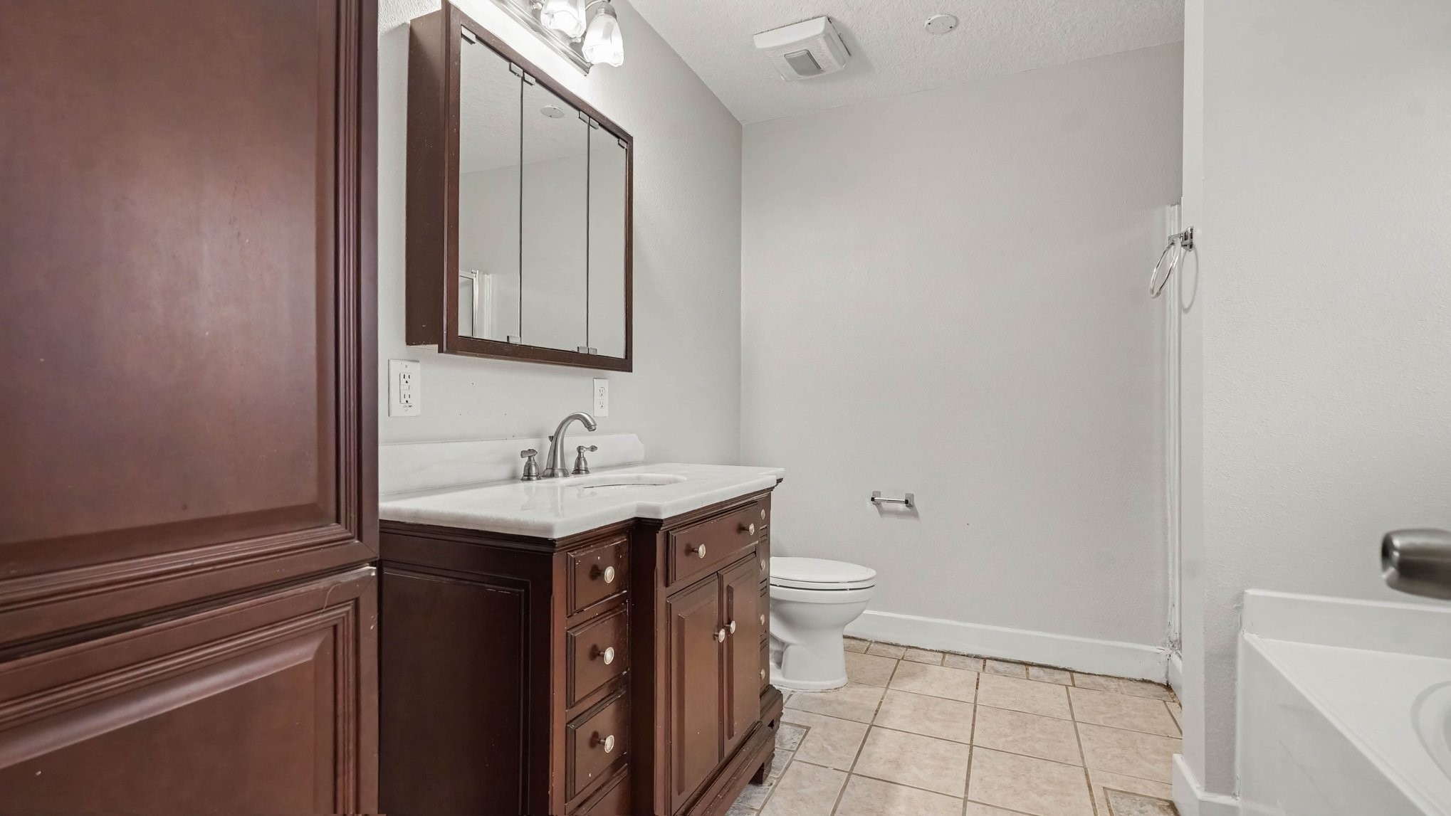 260 Rolling Brook Drive, Dickinson, TX 77539