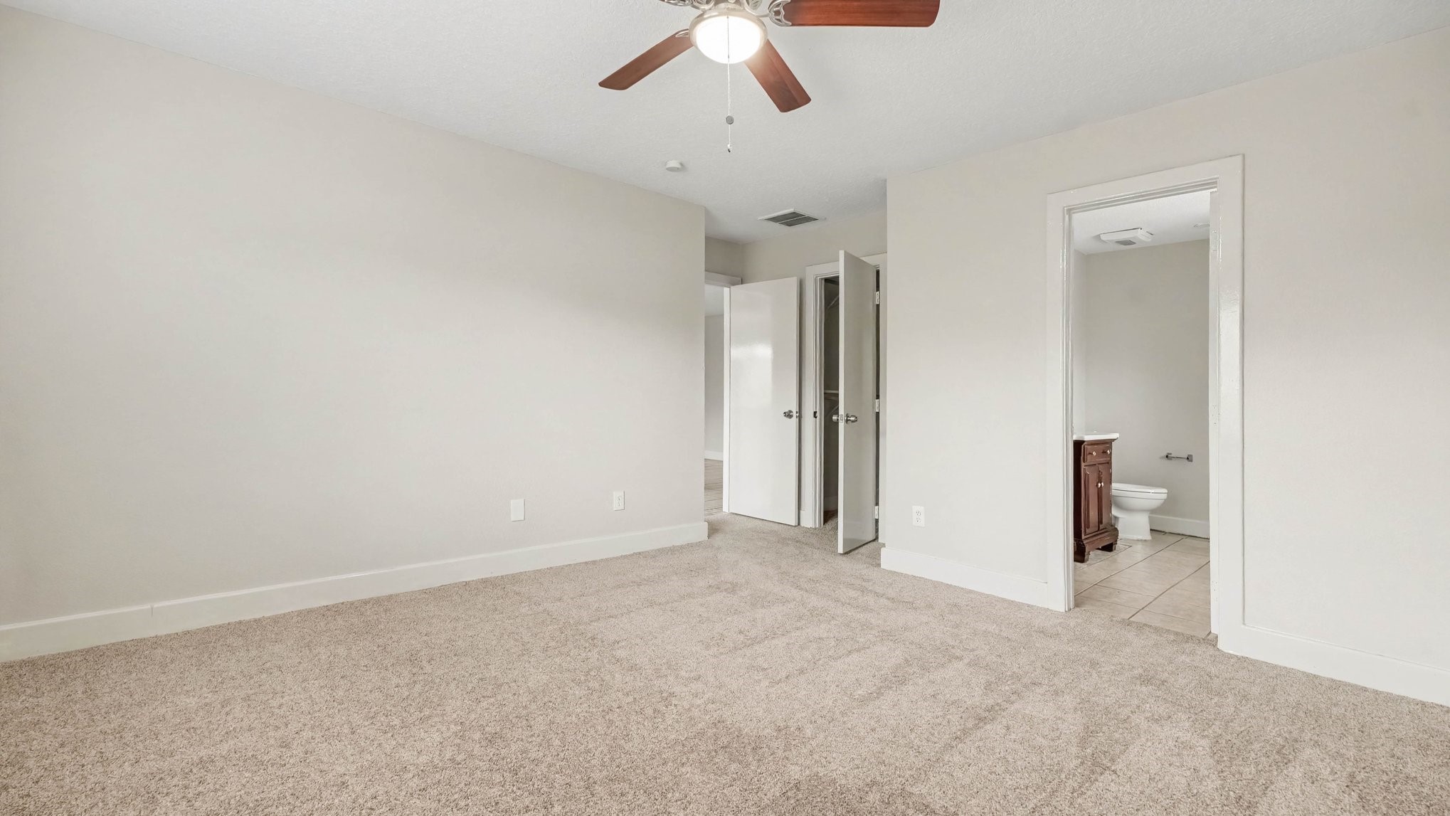 260 Rolling Brook Drive, Dickinson, TX 77539
