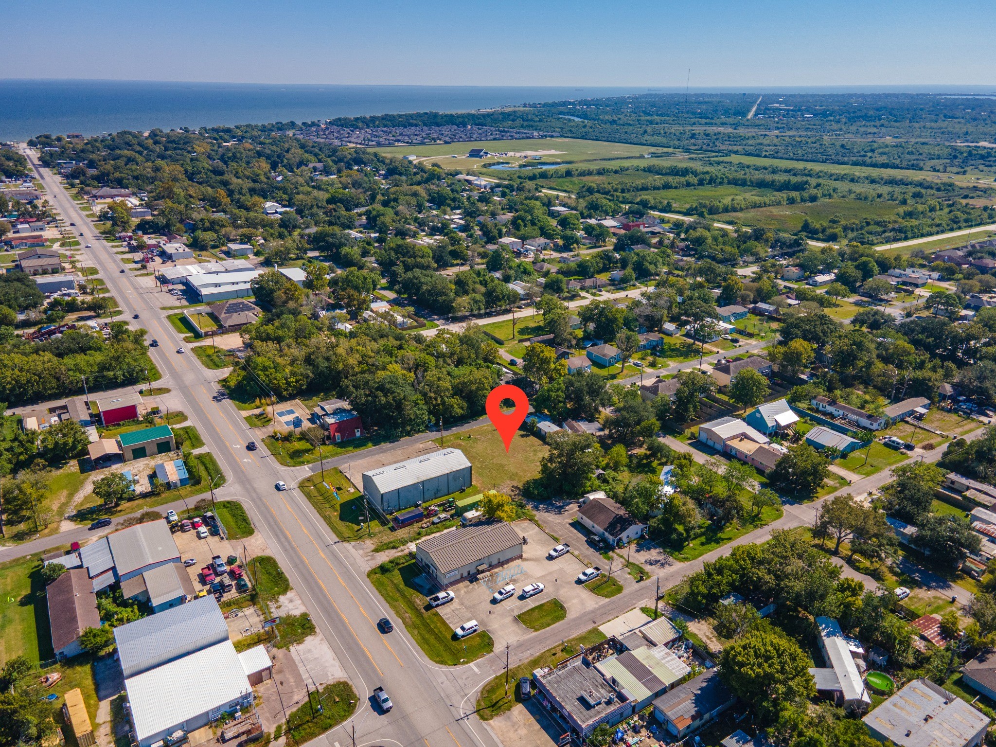 Aerial perspective showing the property within the surrounding Bacliff area. Aerial perspective showing the property within the surrounding Bacliff area.