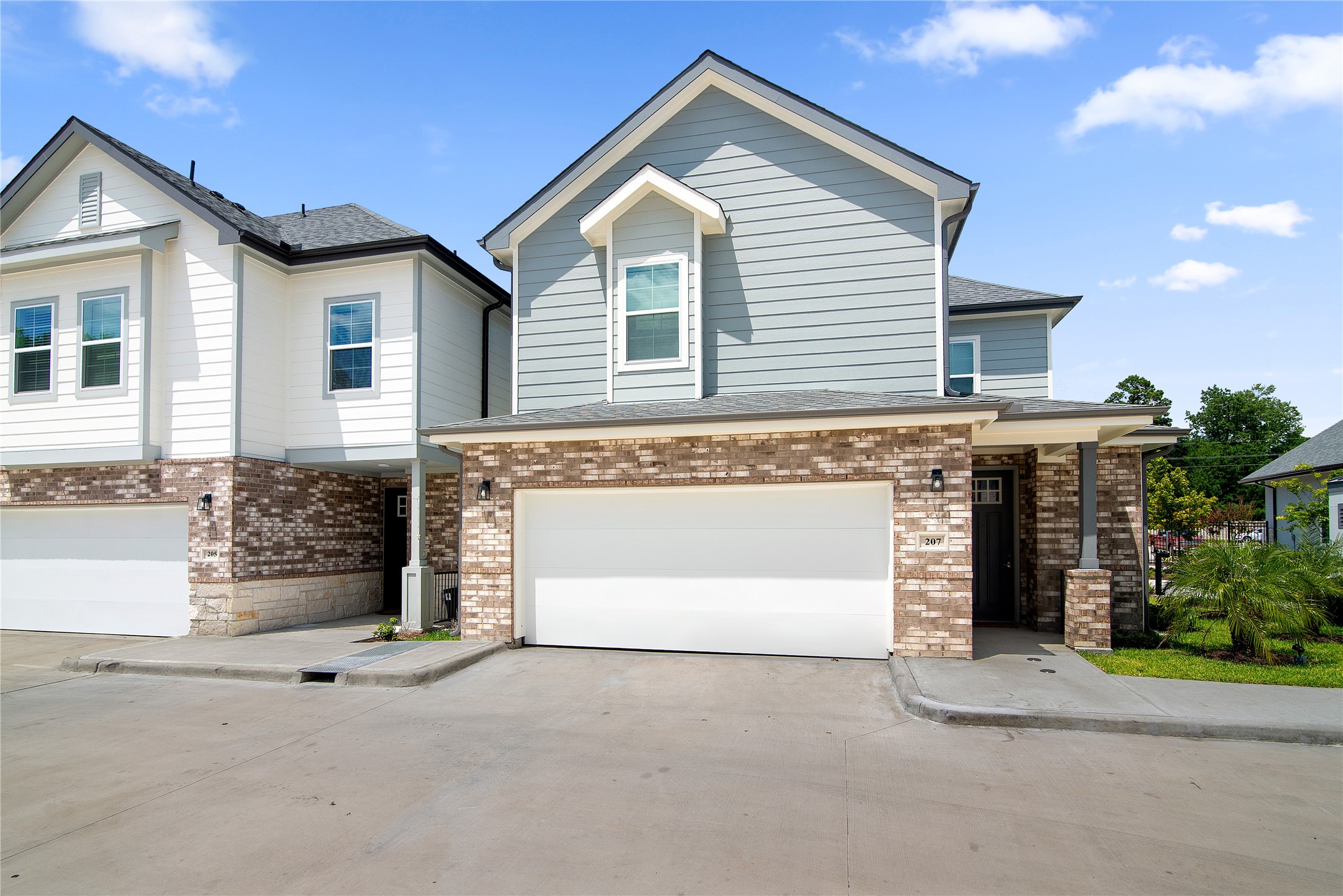 28325-301 Birnham Woods Drive, Spring, TX 77386