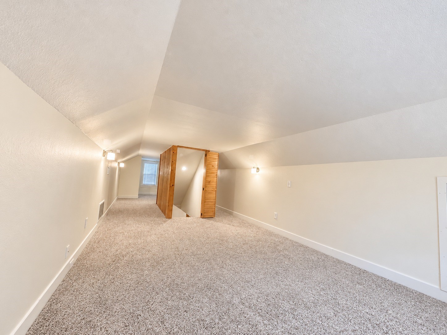317 E Locust Street, Angleton, TX 77515