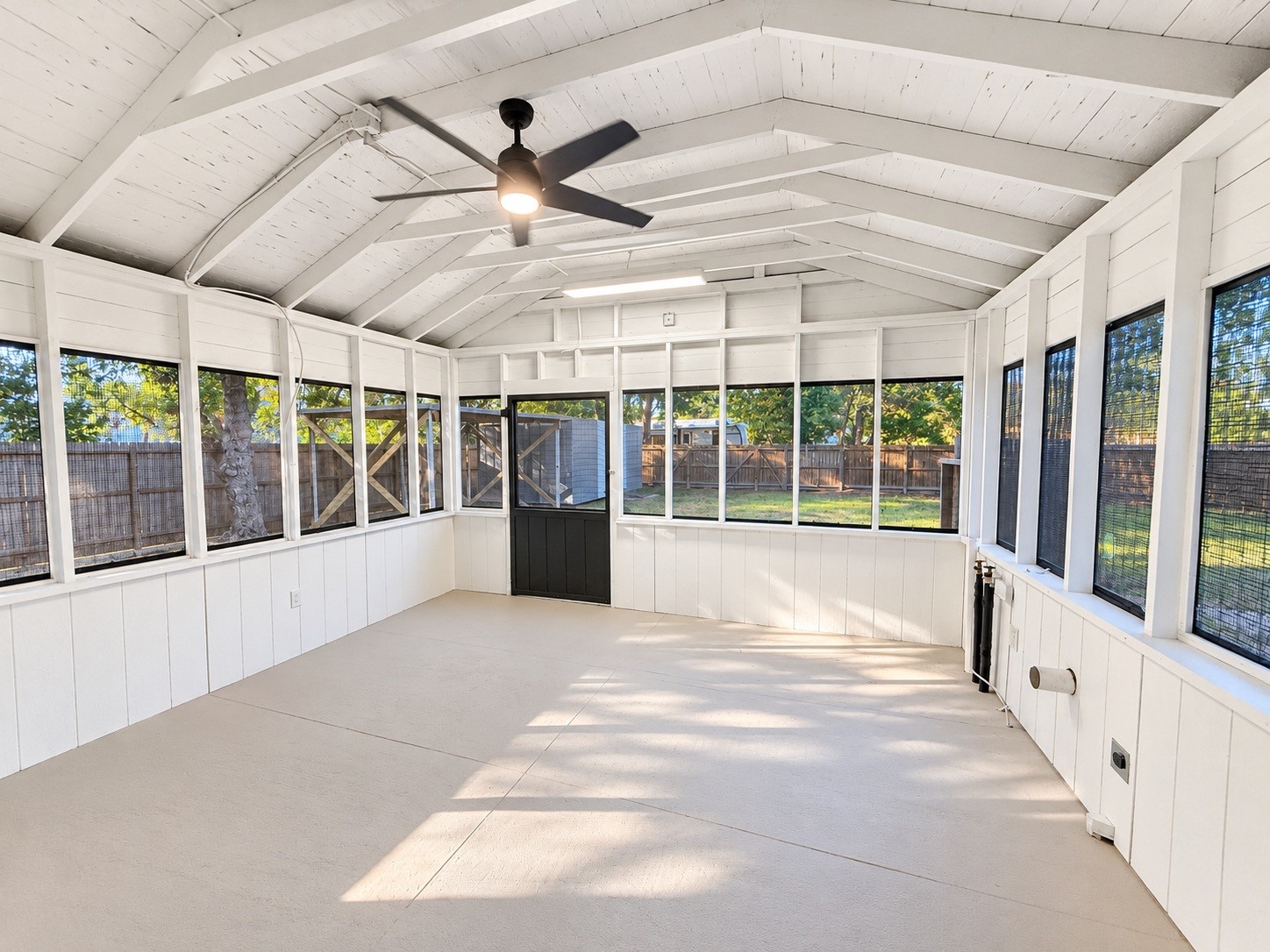 317 E Locust Street, Angleton, TX 77515