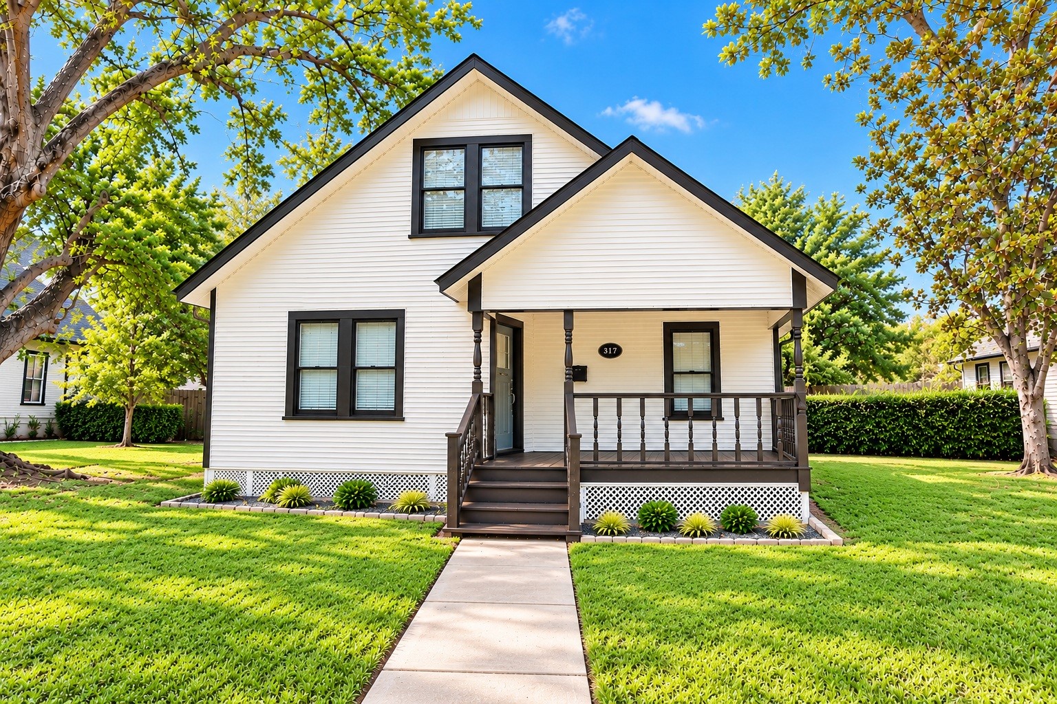 317 E Locust Street, Angleton, TX 77515