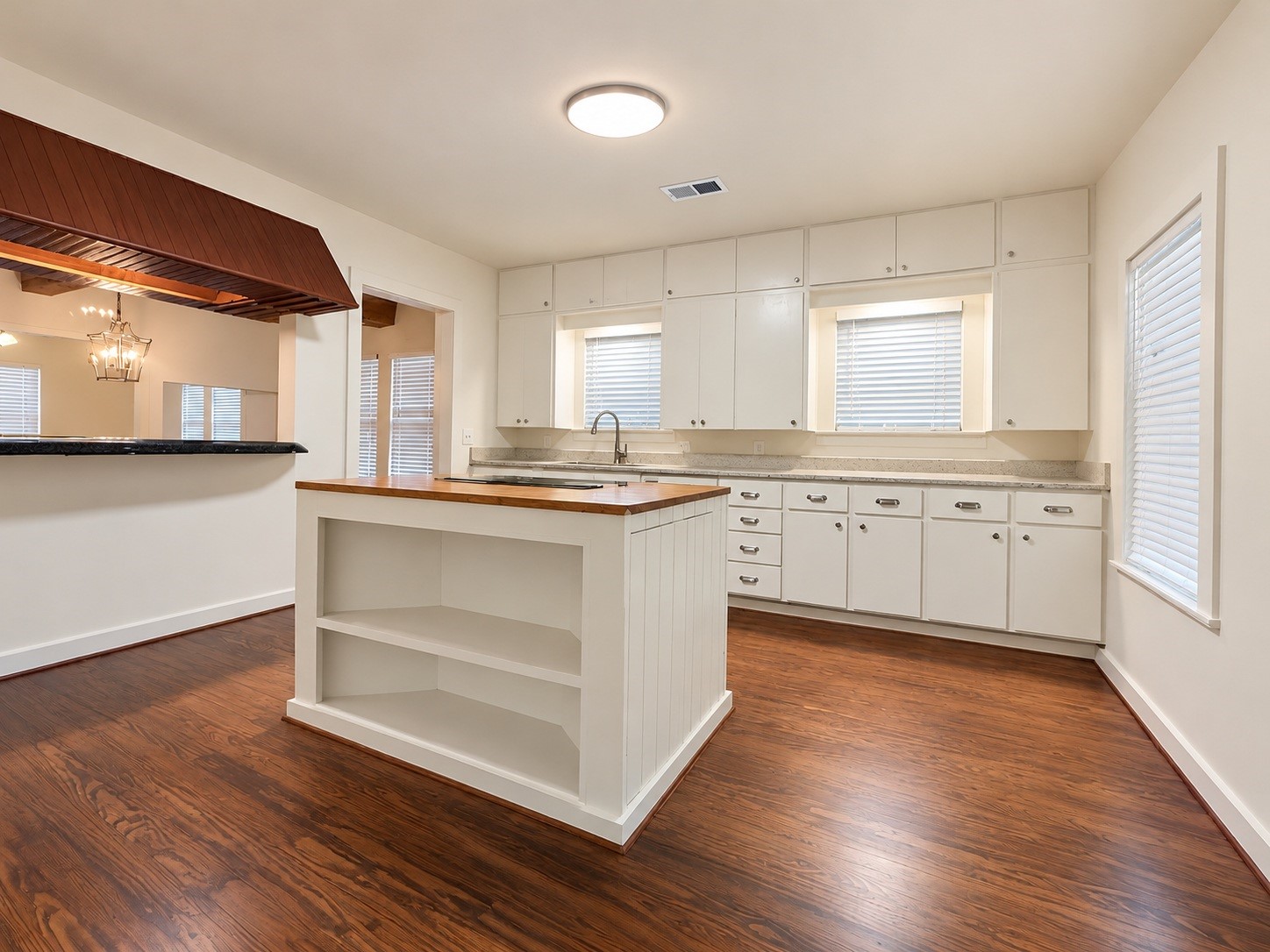 317 E Locust Street, Angleton, TX 77515 317 E Locust Street, Angleton, TX 77515