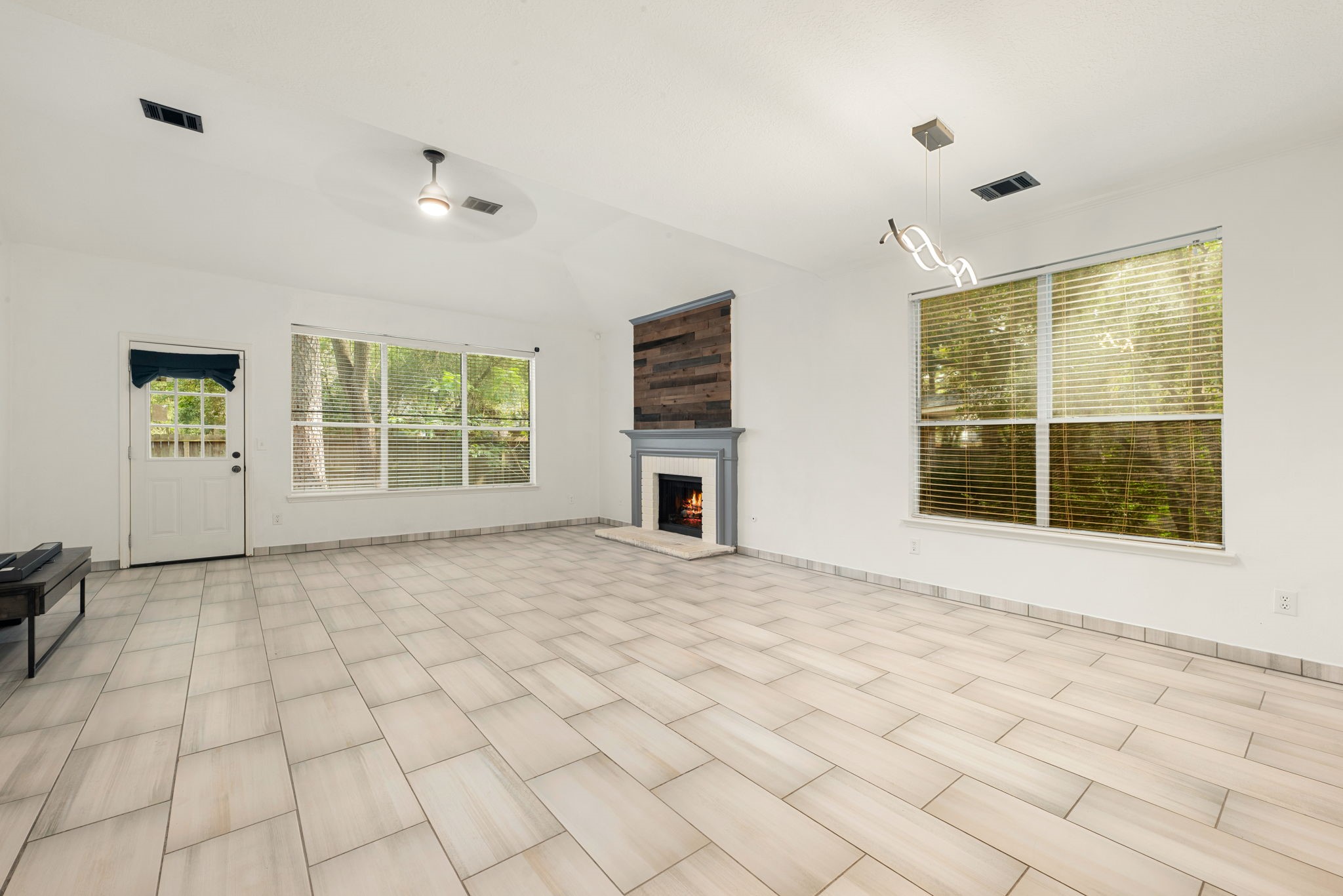 34 Firethorn Place, The Woodlands, TX 77382