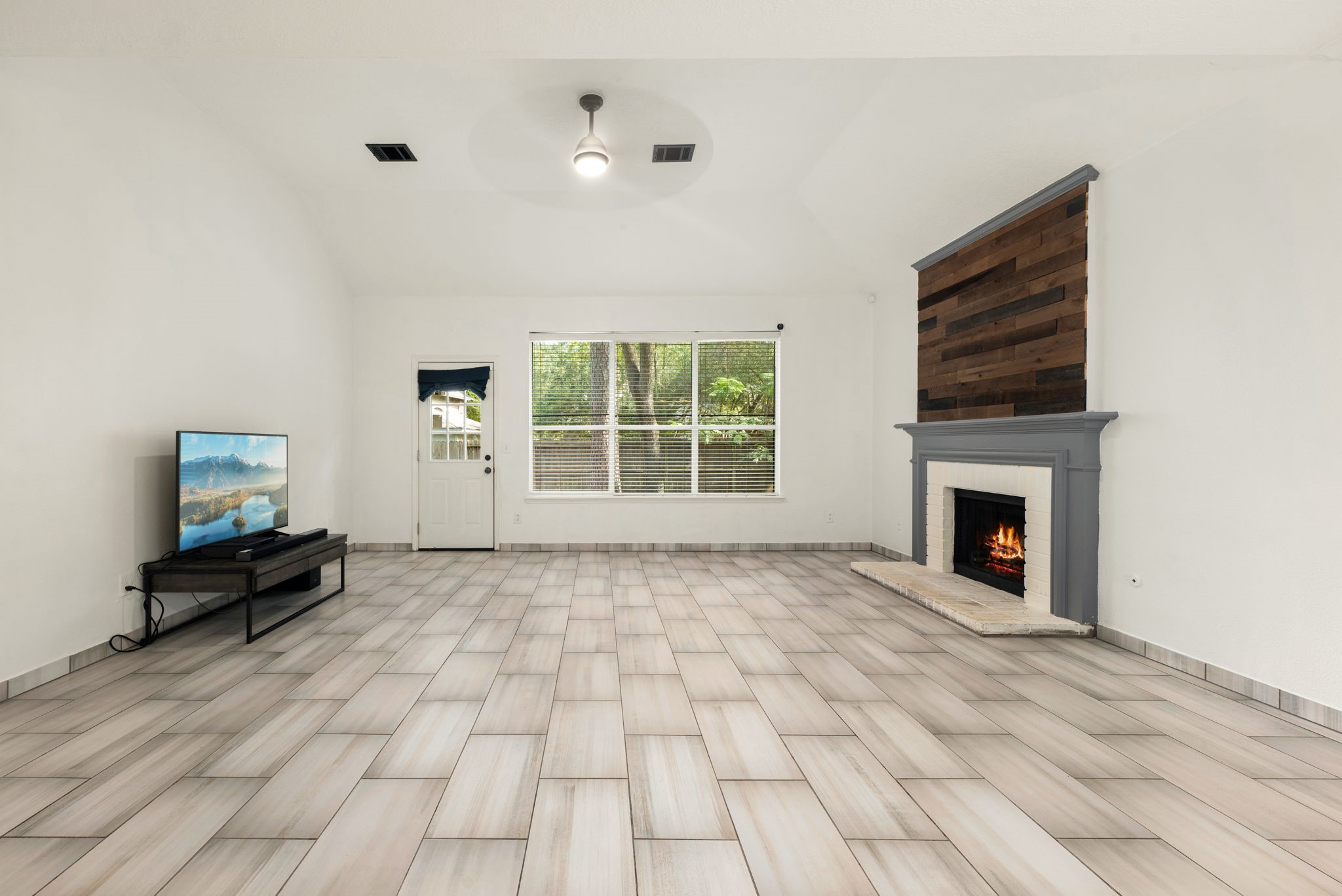 34 Firethorn Place, The Woodlands, TX 77382
