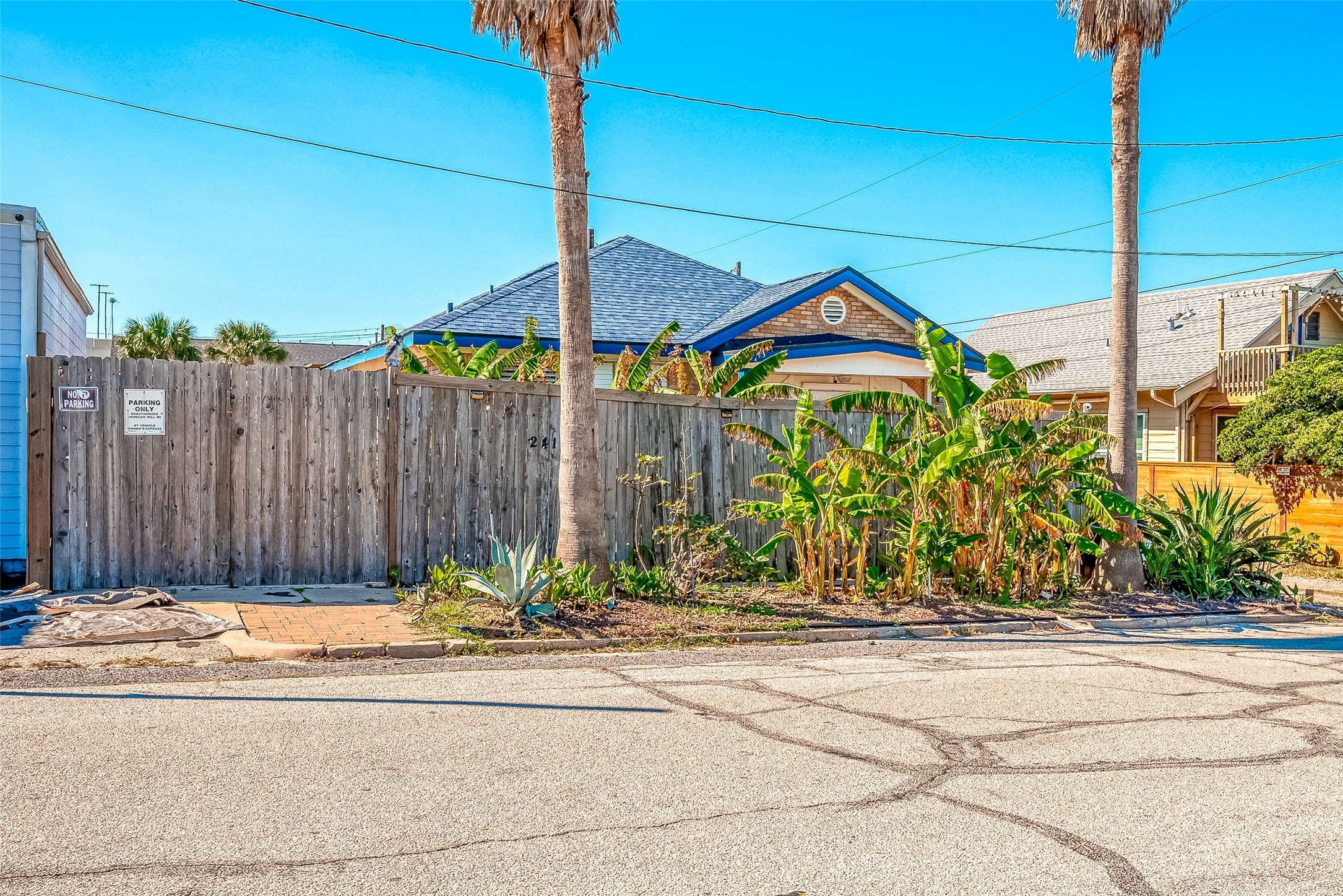 2415 31st Street, Galveston, TX 77550