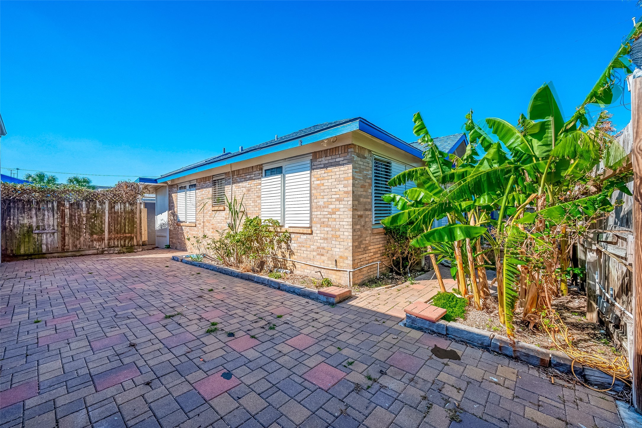 2415 31st Street, Galveston, TX 77550