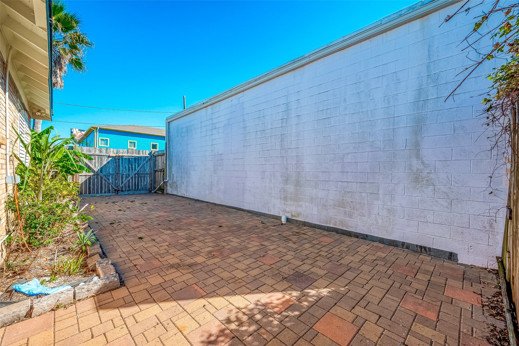 2415 31st Street, Galveston, TX 77550