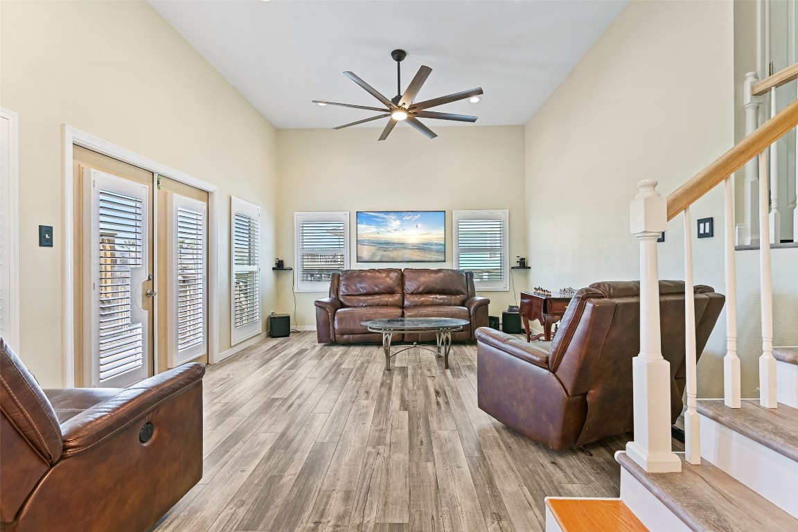 303 Tahiti Road, Tiki Island, TX 77554