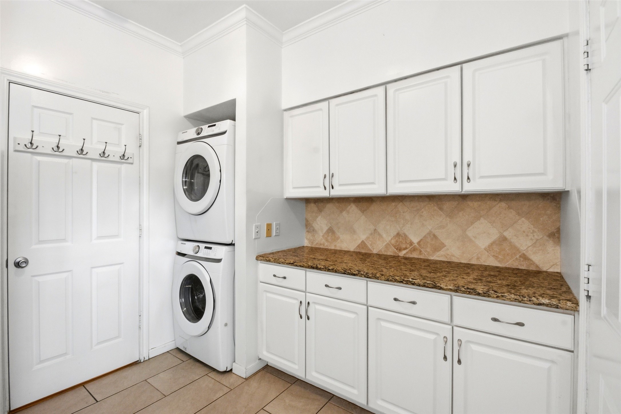 2409 North Boulevard, #B, Houston, TX 77098