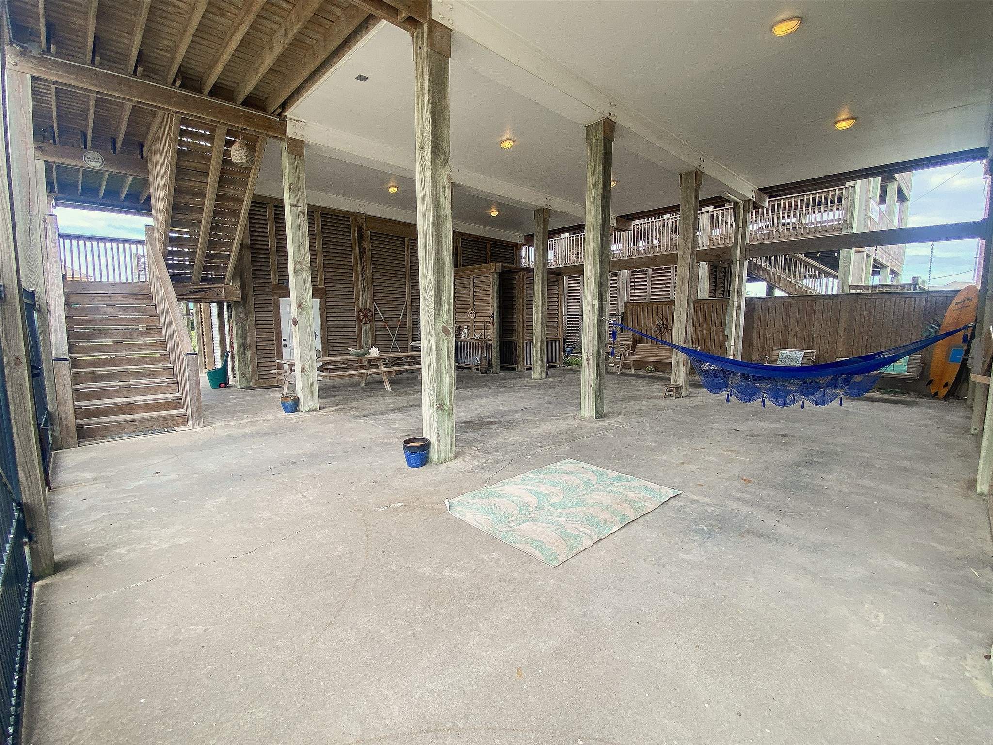 903 S Cove, Crystal Beach, TX 77650