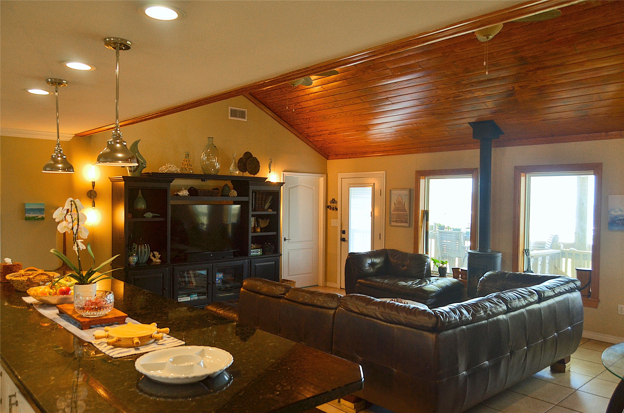 903 S Cove, Crystal Beach, TX 77650 903 S Cove, Crystal Beach, TX 77650