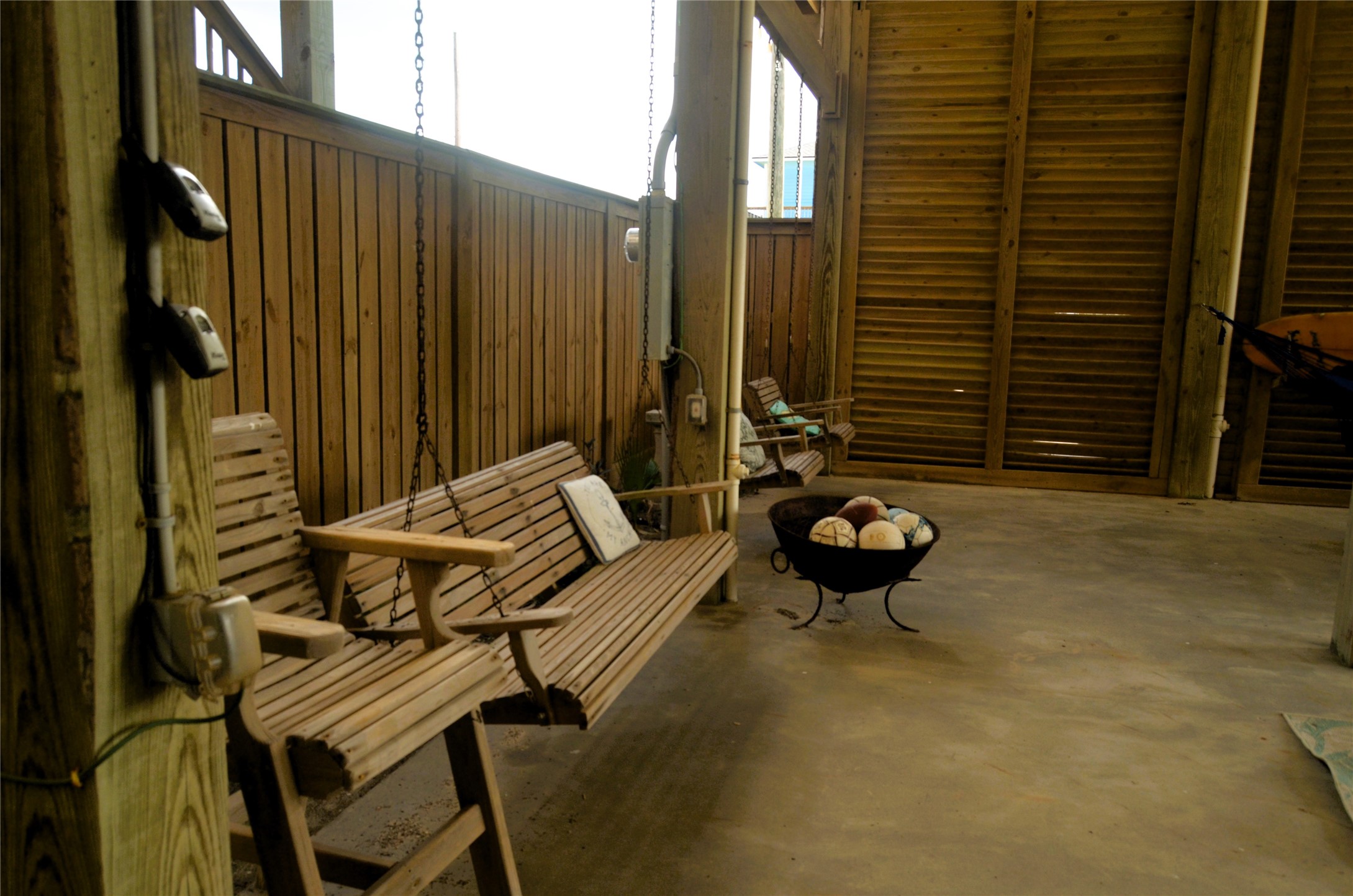 903 S Cove, Crystal Beach, TX 77650