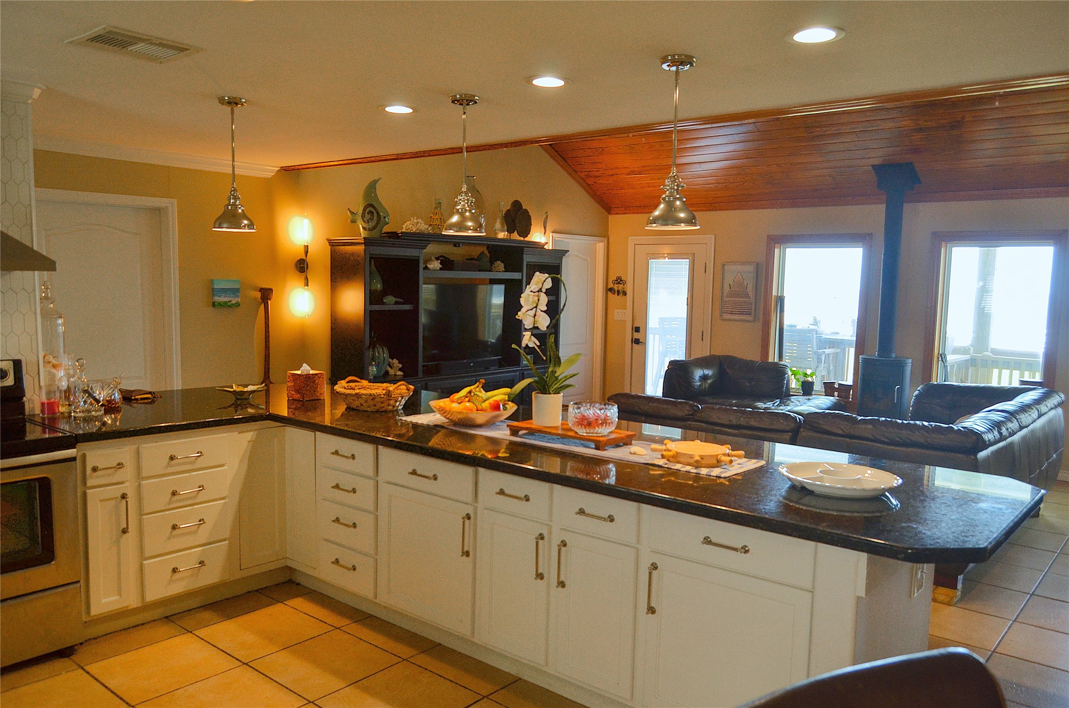 903 S Cove, Crystal Beach, TX 77650