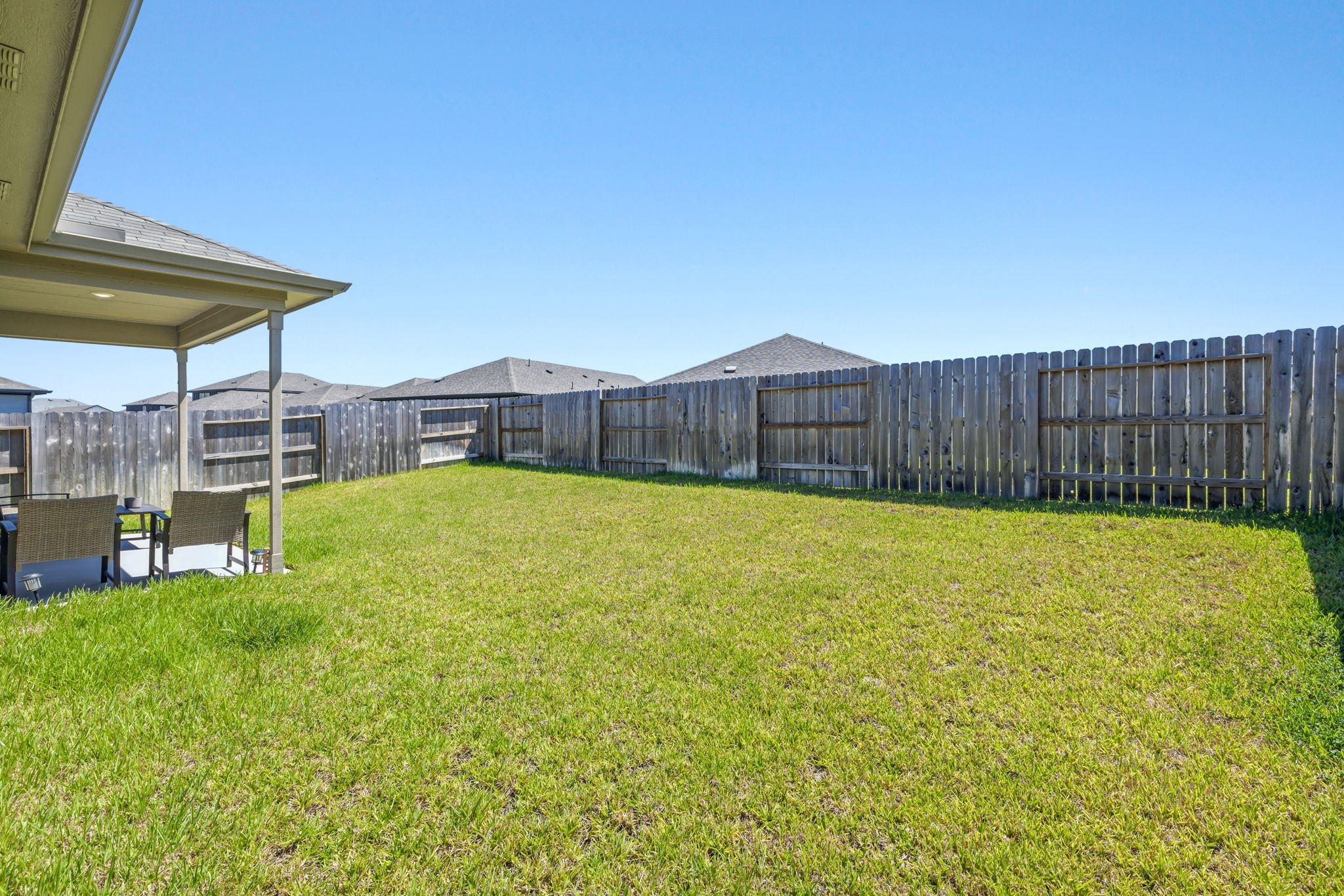 SPACIOUS BACKYARD
