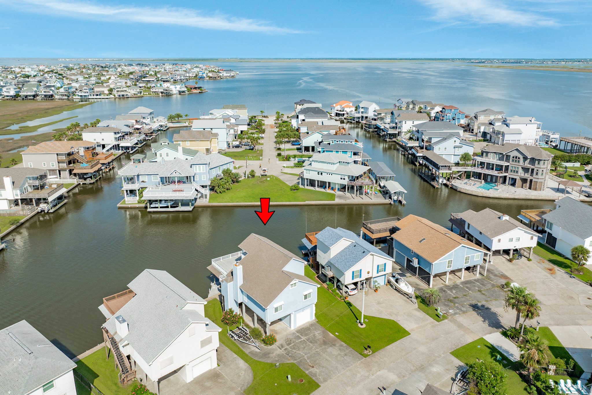 Another view of proximity to West Galveston Bay, North and South Deer Islands and Confederate Reef close by, fish on!