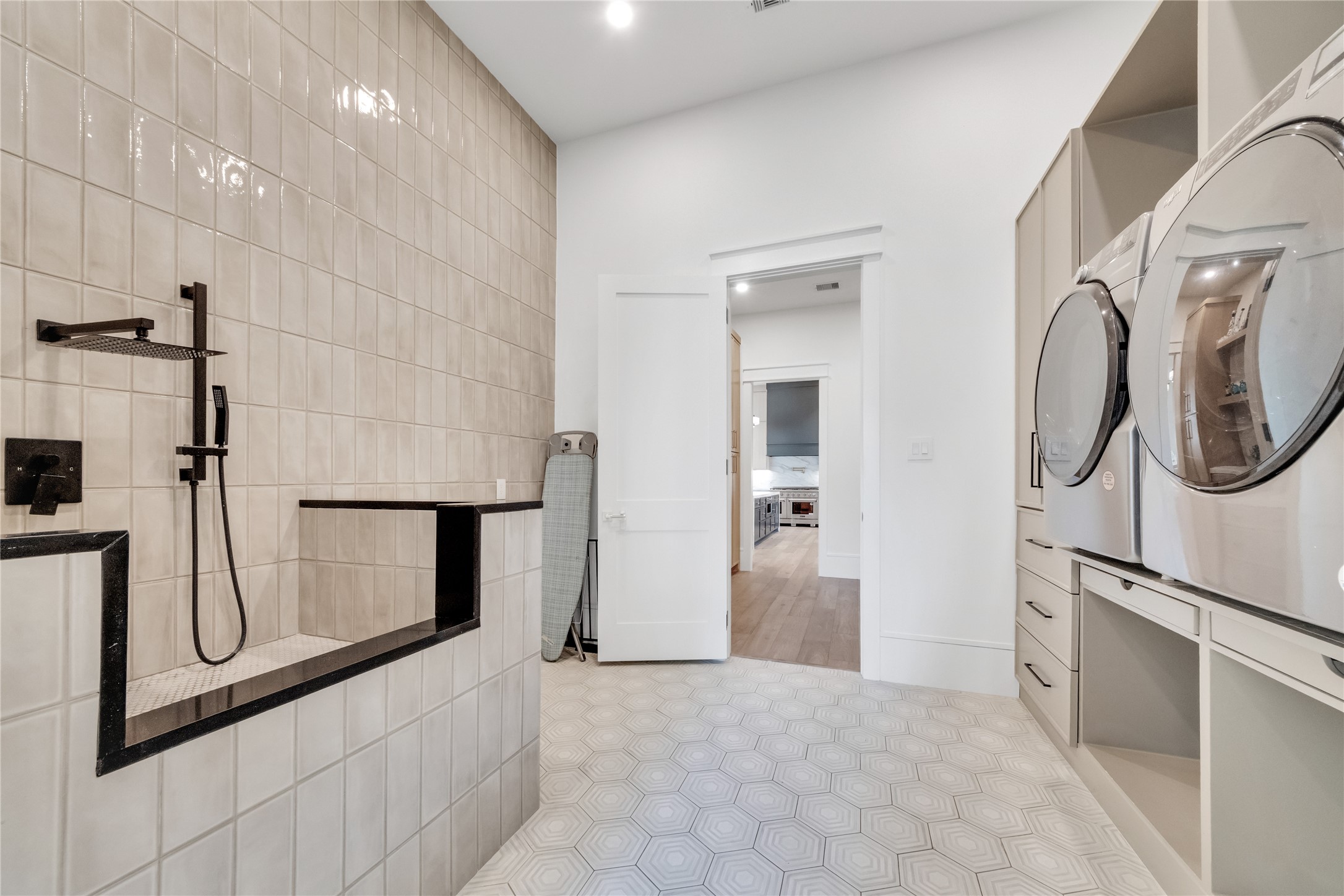 7546 Inwood Drive, Houston, TX 77063