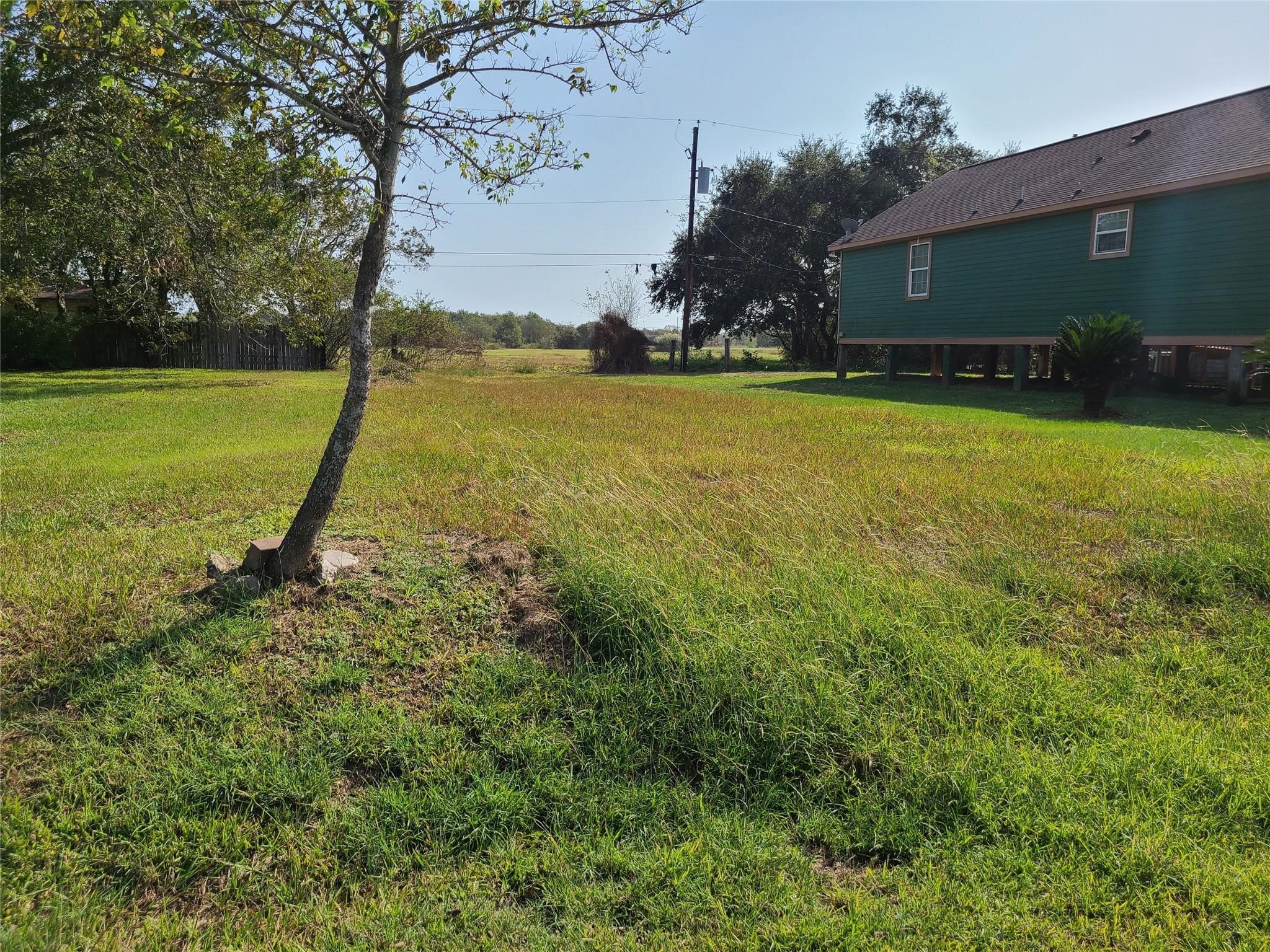 6715 Hawthorne, Hitchcock, TX 77563