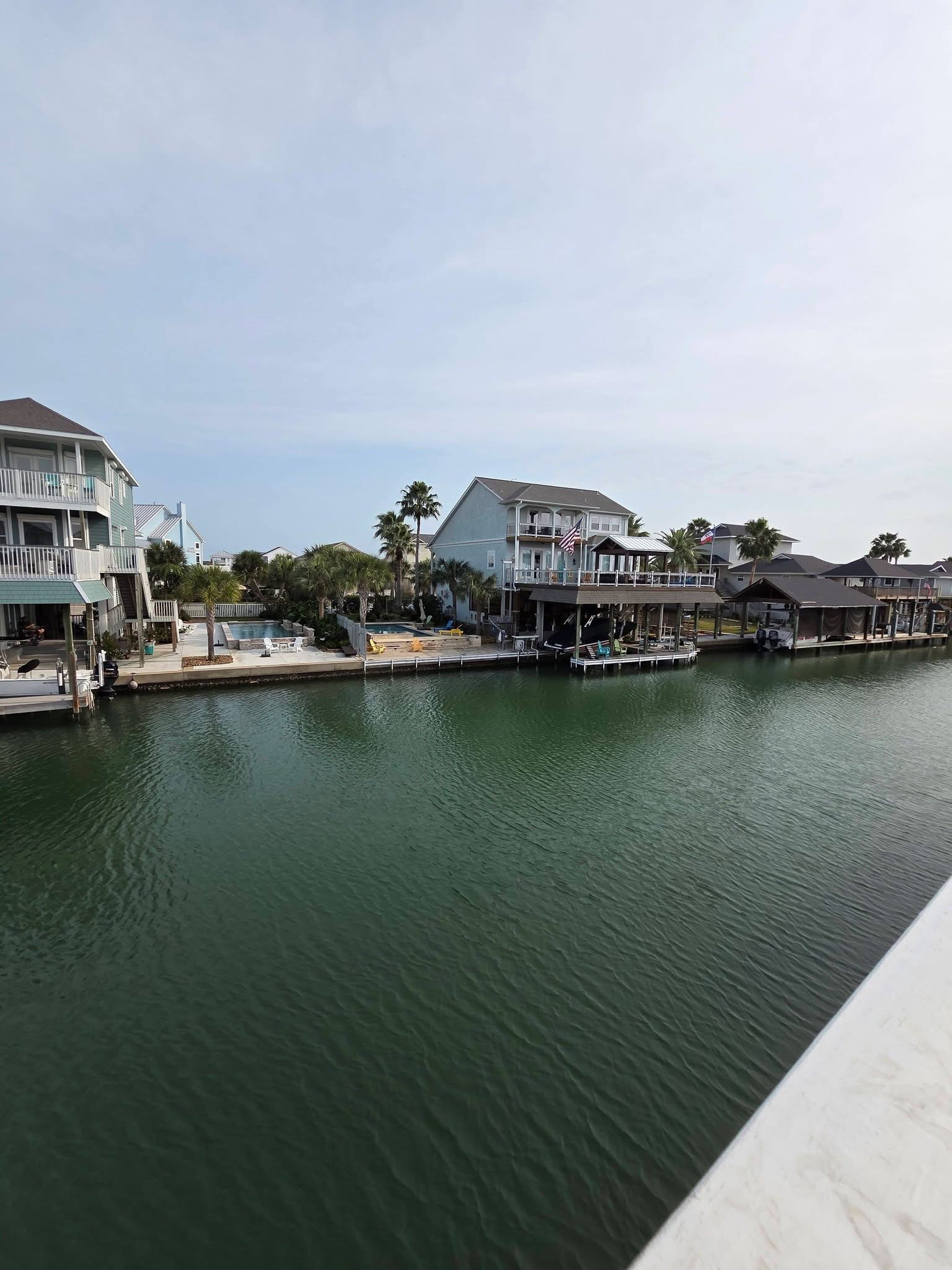 Boating, Fishing & Crabbing in your own private Backyard!