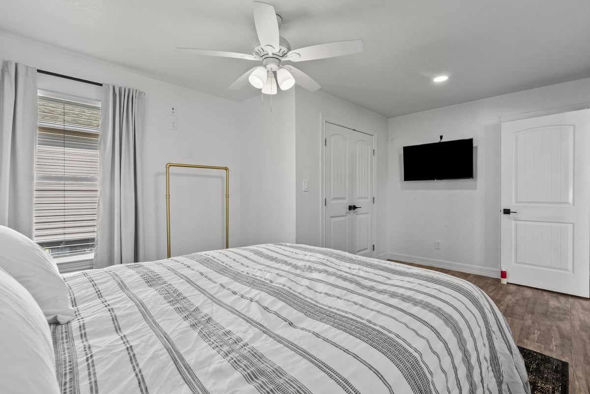Extra large Secondary Bedroom