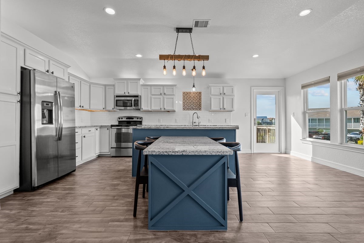 2 Part Kitchen Island with extension for Eating, Stainless Steel Appliances - Lots of cabinets for storage and plenty of counter space!