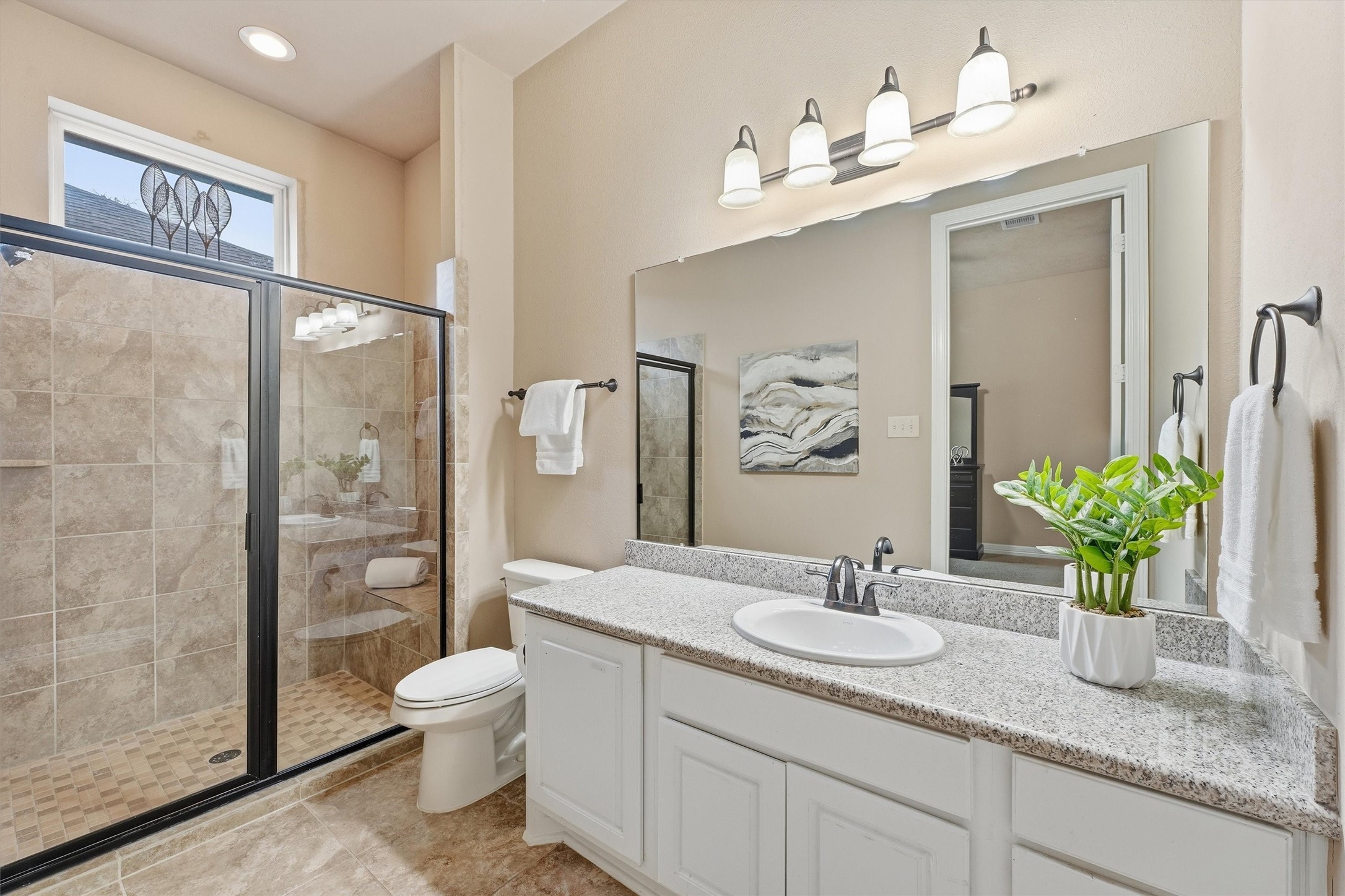 Secondary En suite Bathroom