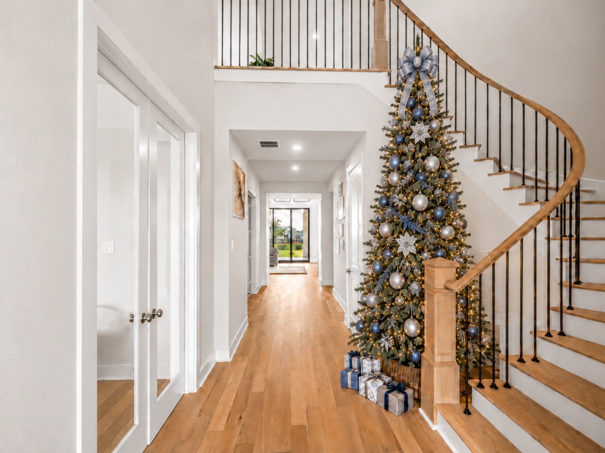 A perfect place for your Christmas tree! A perfect place for your Christmas tree!