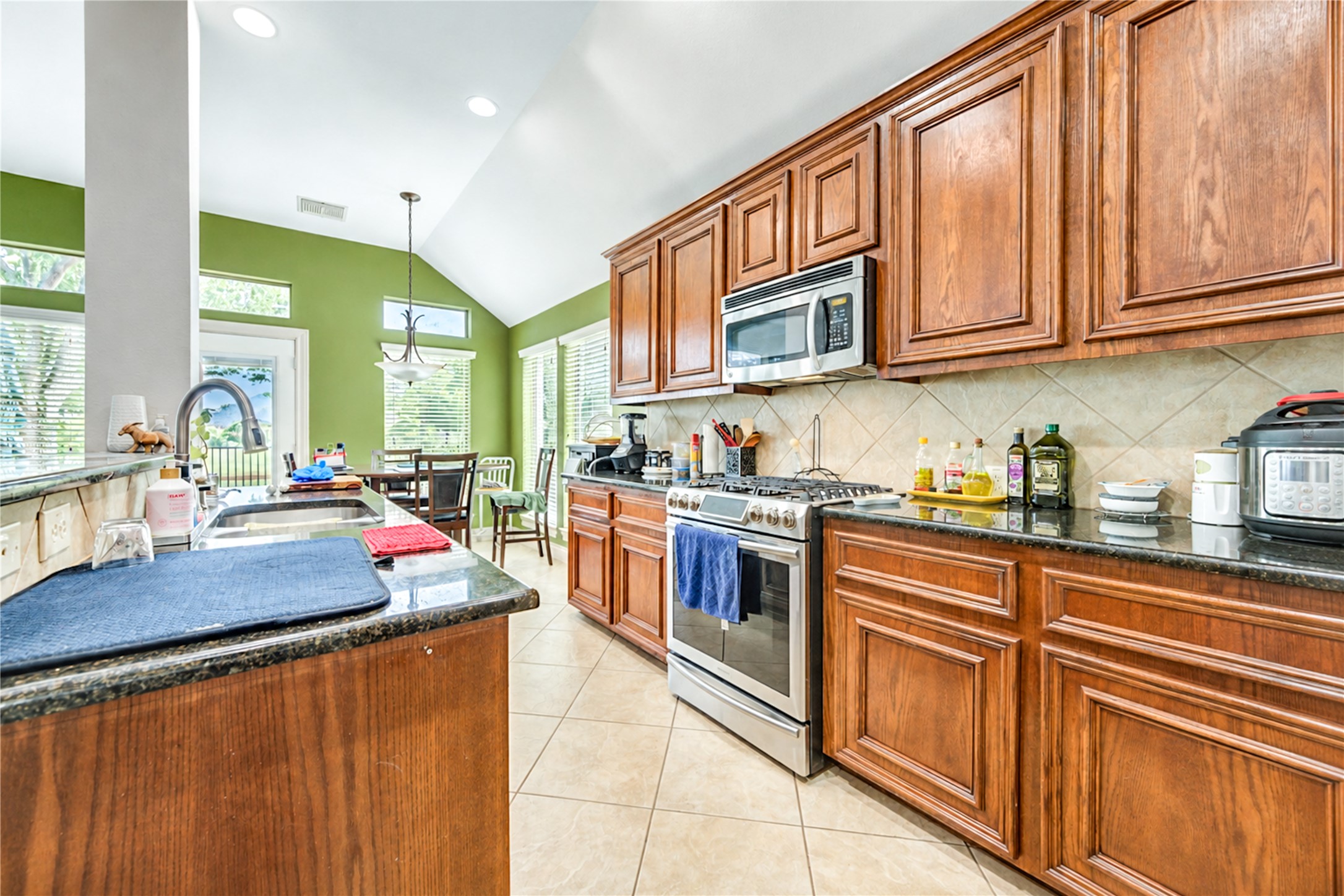 13401 Highland Lake Lane, Pearland, TX 77584