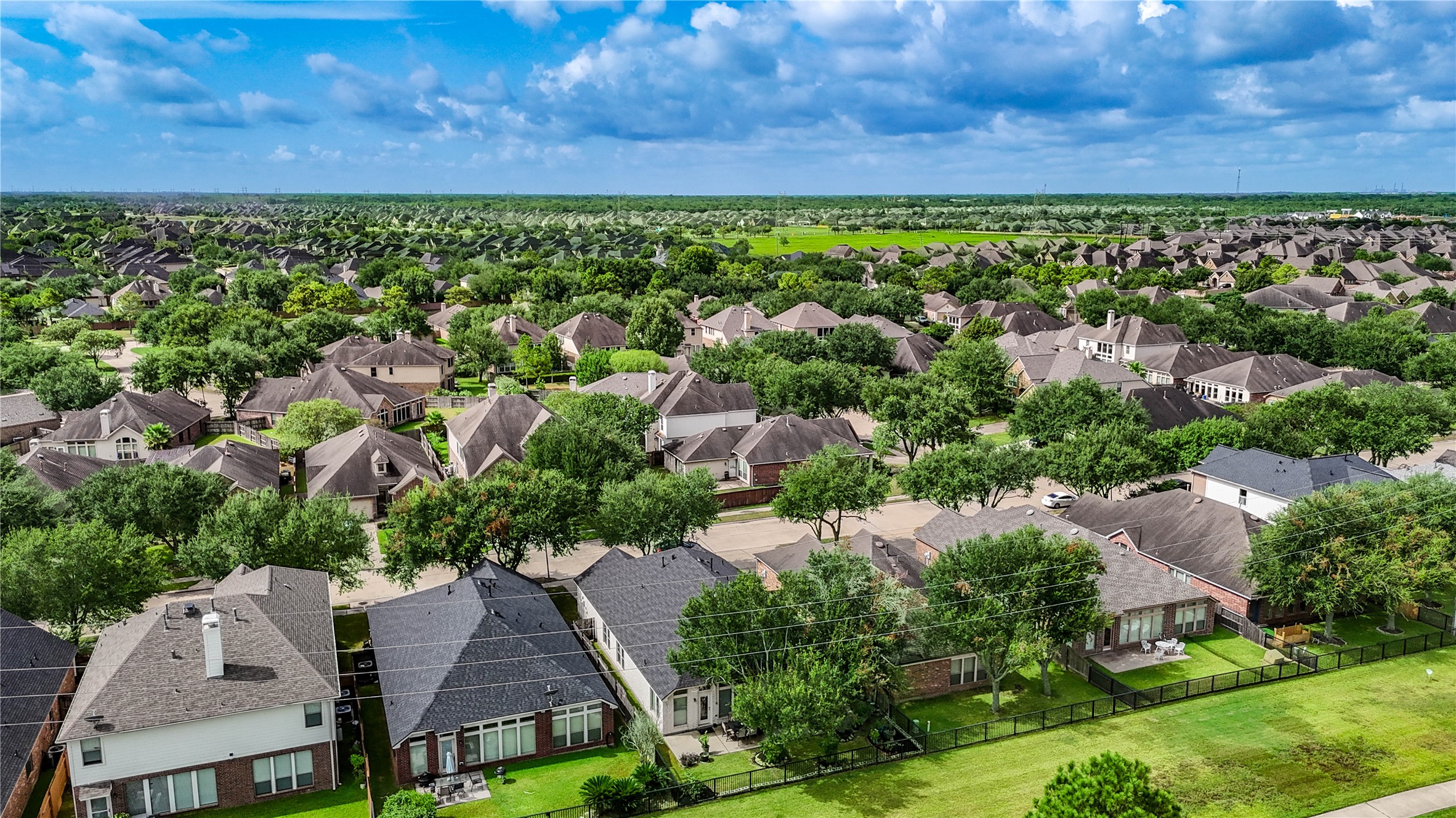 13401 Highland Lake Lane, Pearland, TX 77584