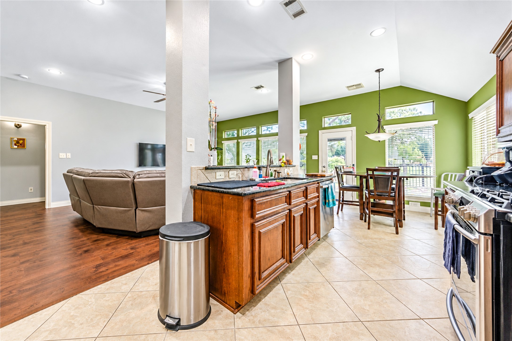 13401 Highland Lake Lane, Pearland, TX 77584