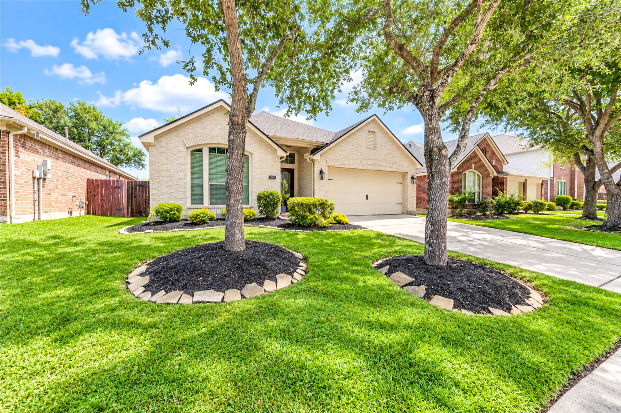 13401 Highland Lake Lane, Pearland, TX 77584
