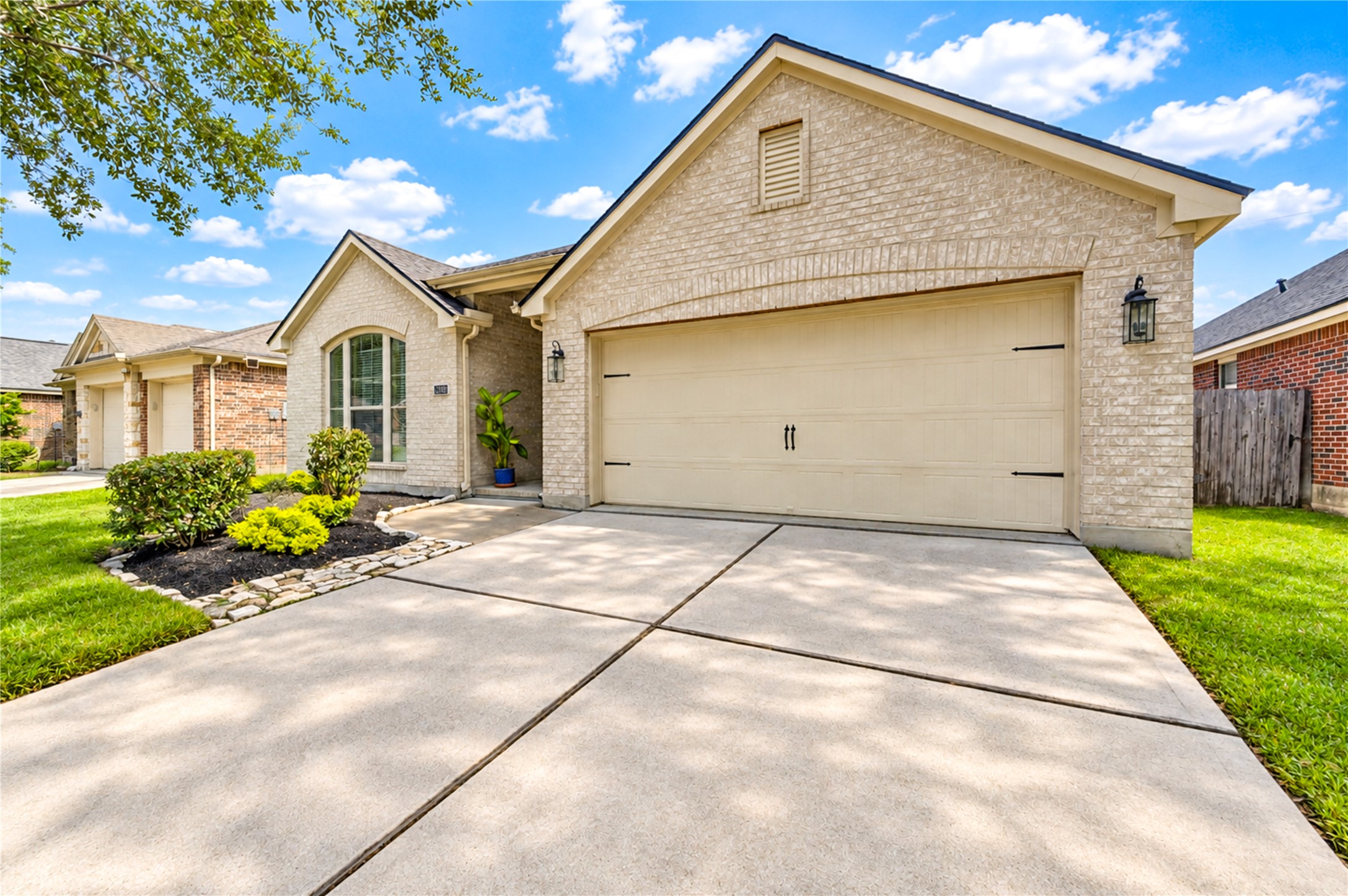 13401 Highland Lake Lane, Pearland, TX 77584