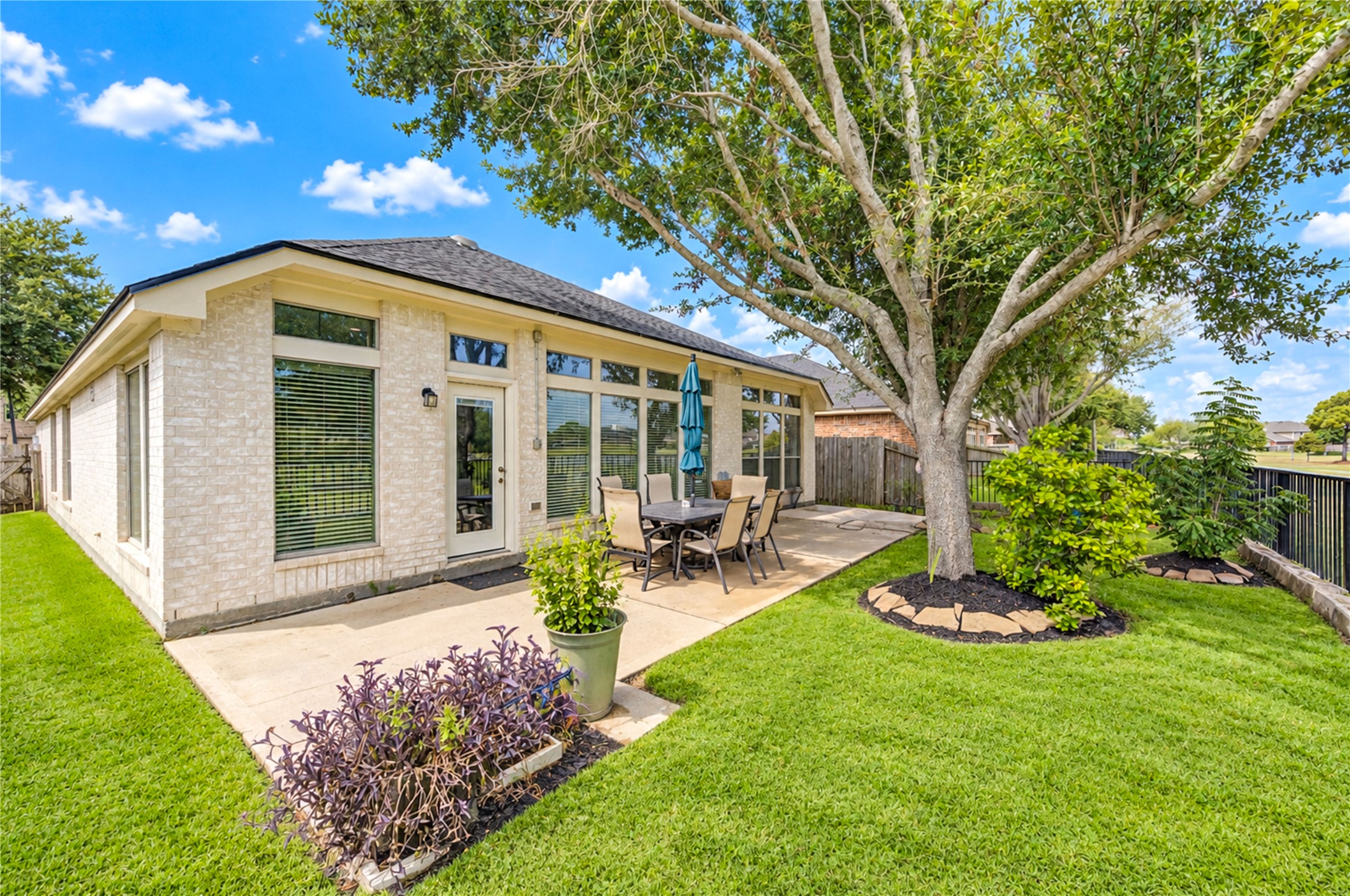 13401 Highland Lake Lane, Pearland, TX 77584