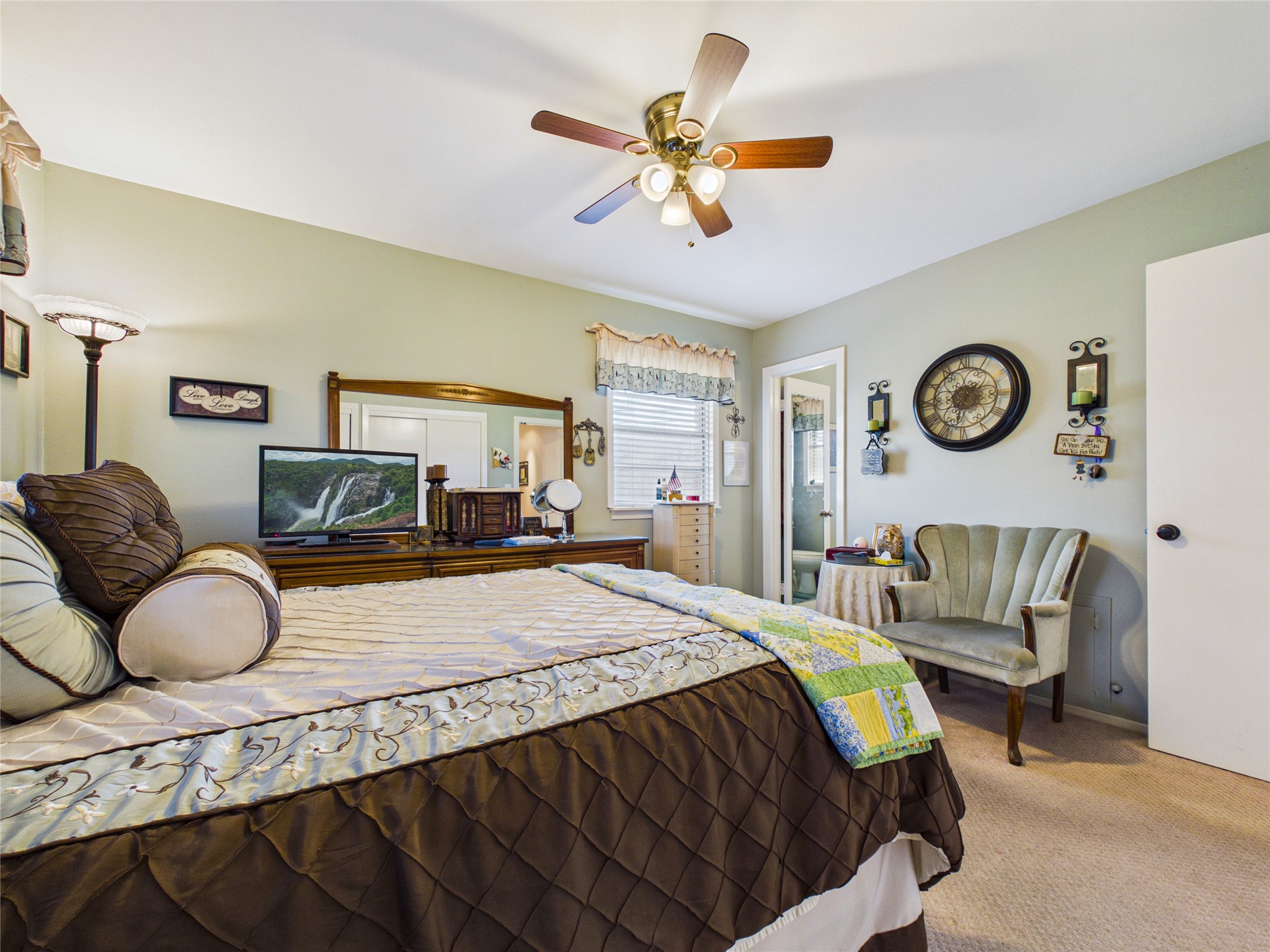 858 Shawnee Street, Houston, TX 77034
